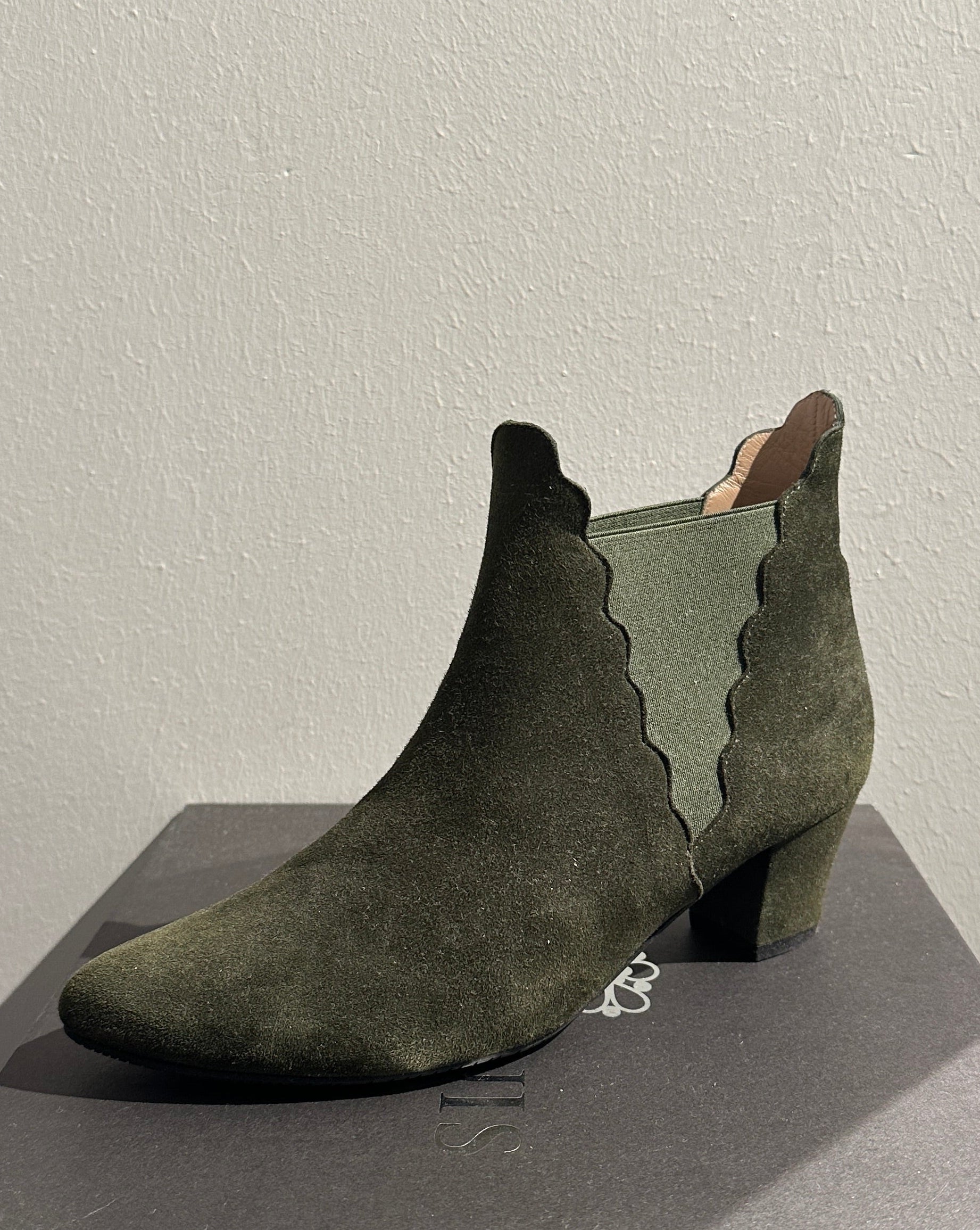 Trachten Stiefeletten Xaver Luis Kate Samtziegenleder tannengrün