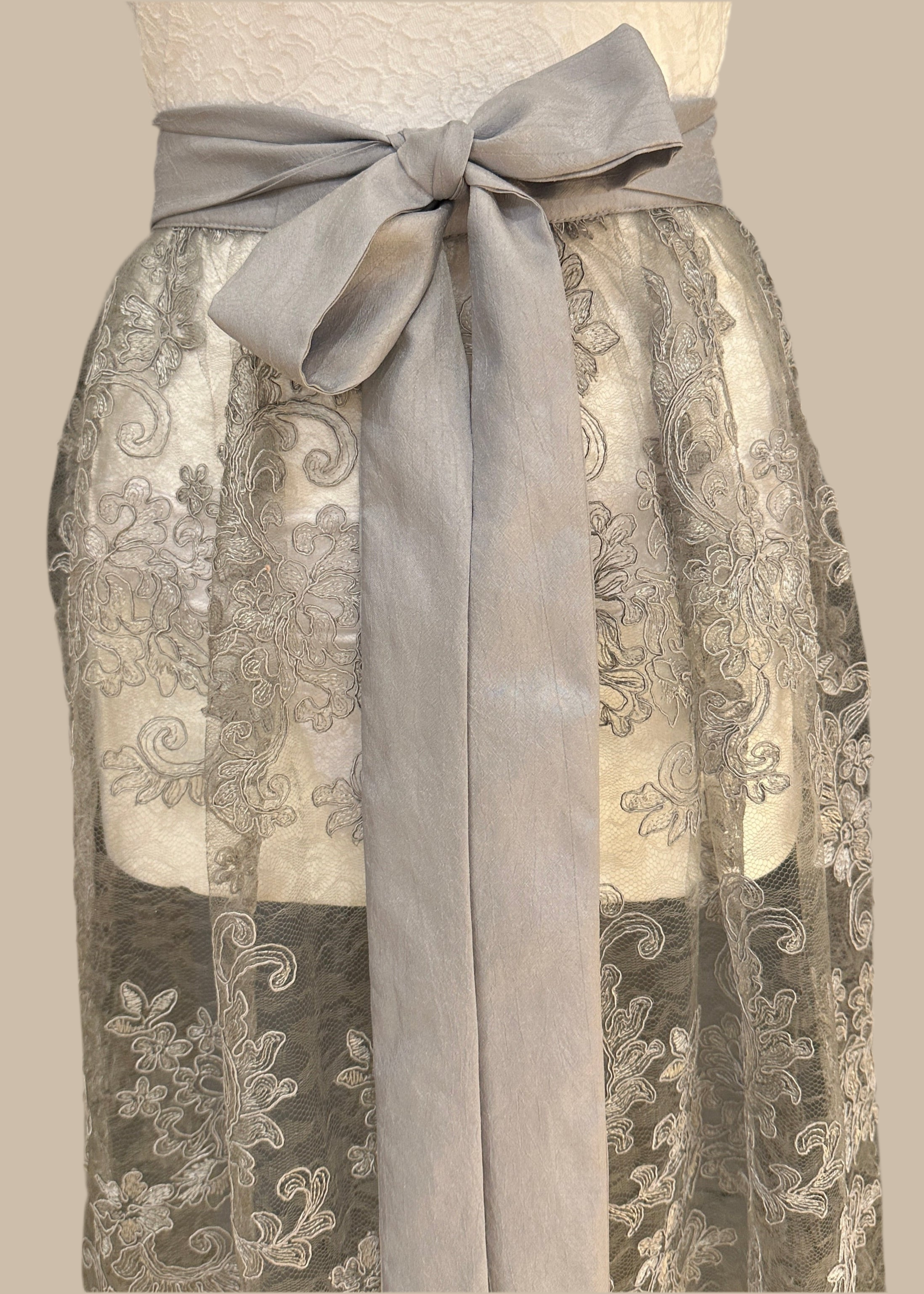 Dirndlschürze Goldstich Spitze eisblau 73cm