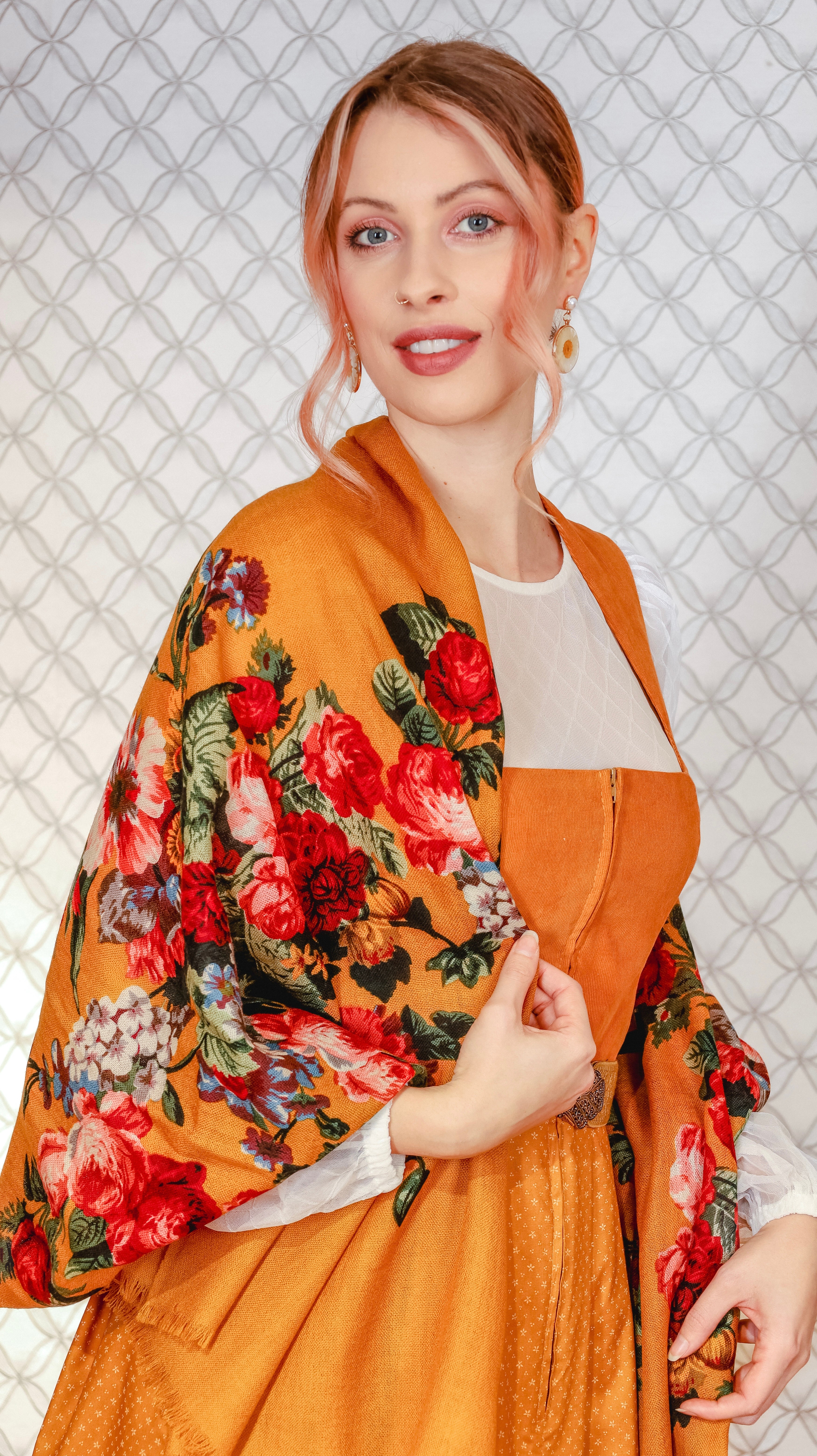 Corddirndl Goldstich orange