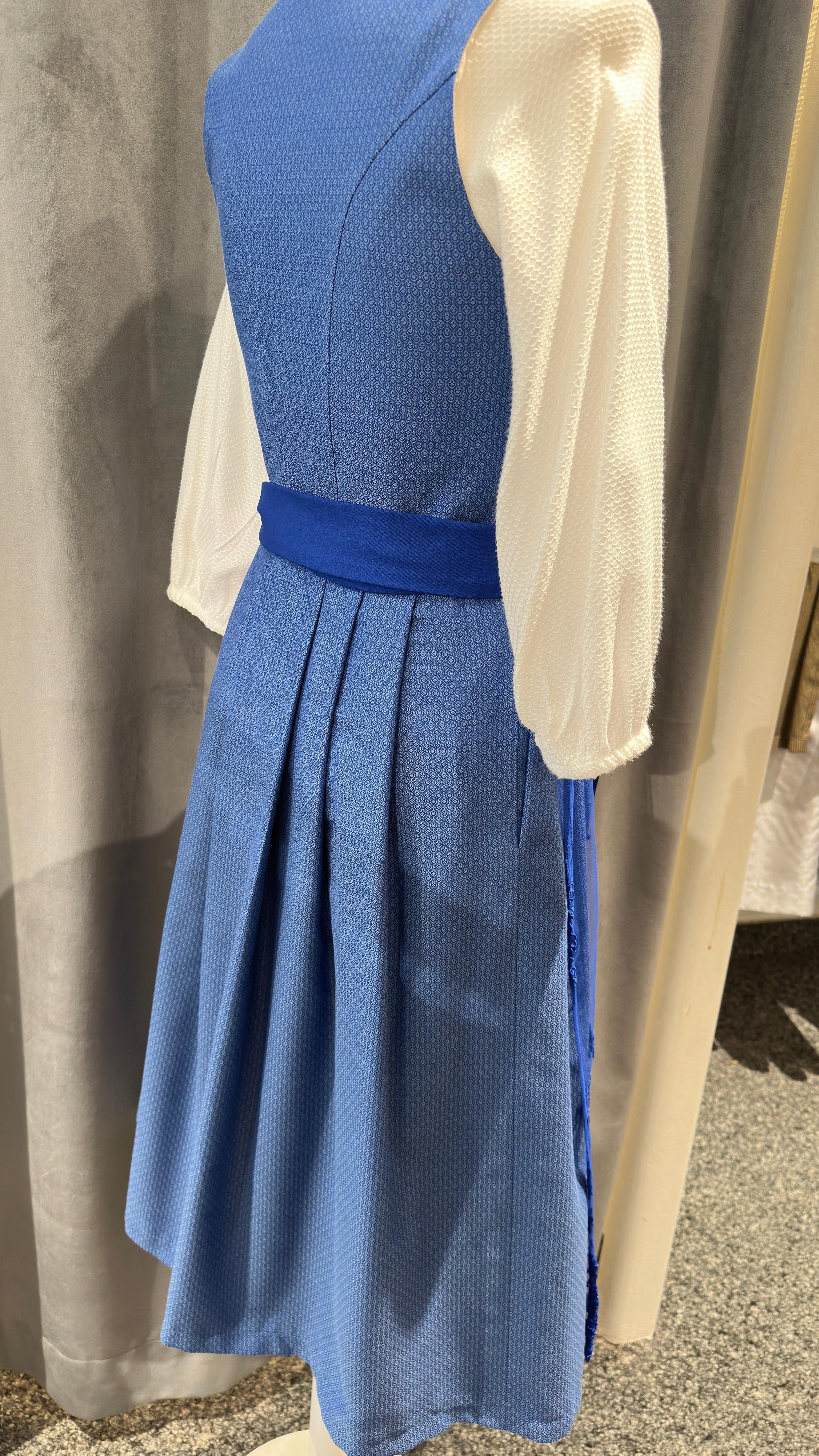 Dirndl Goldstich hellblau mit Spitzenschürze 70cm