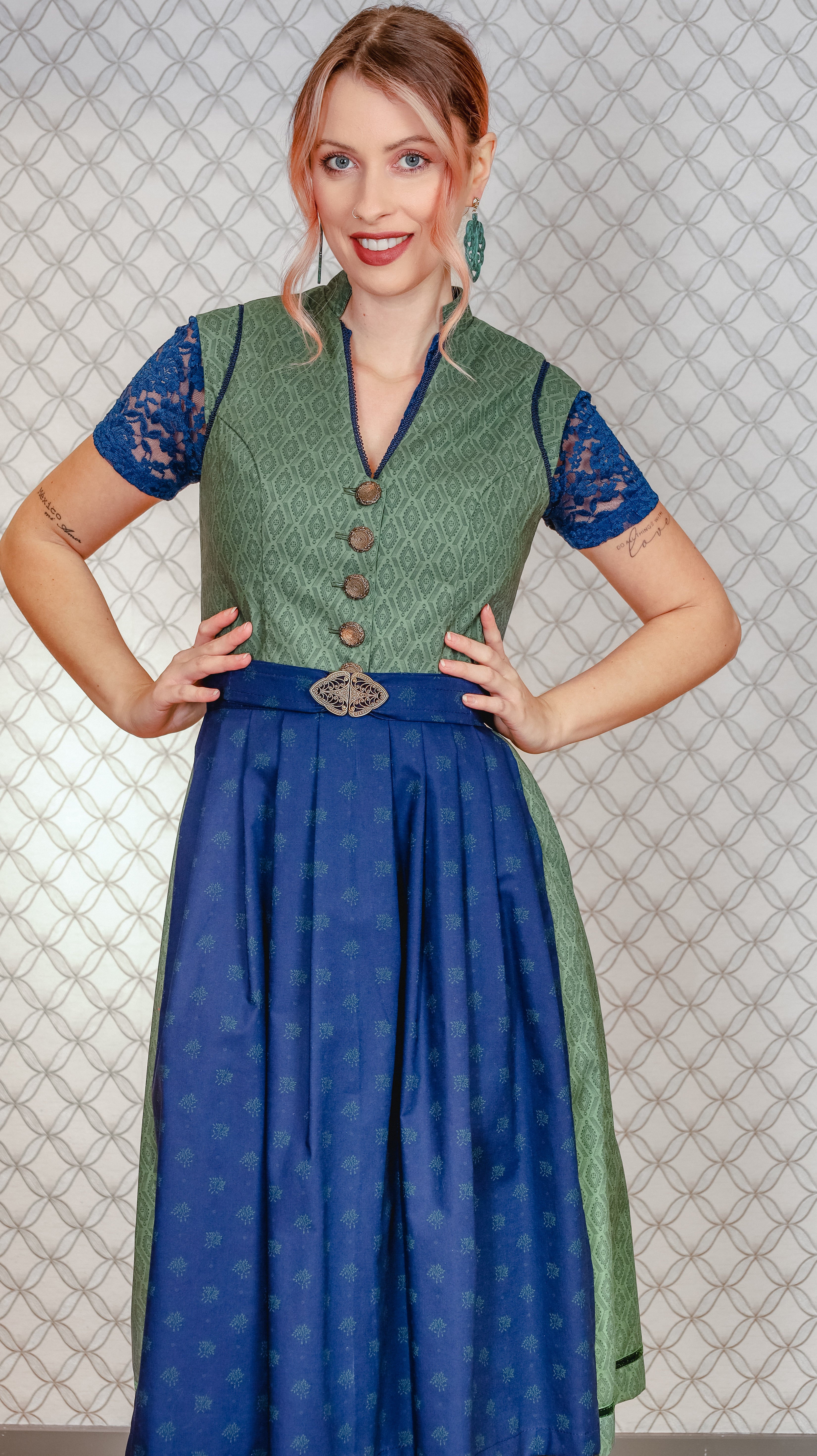 Retro Dirndl Goldstich grün/blau