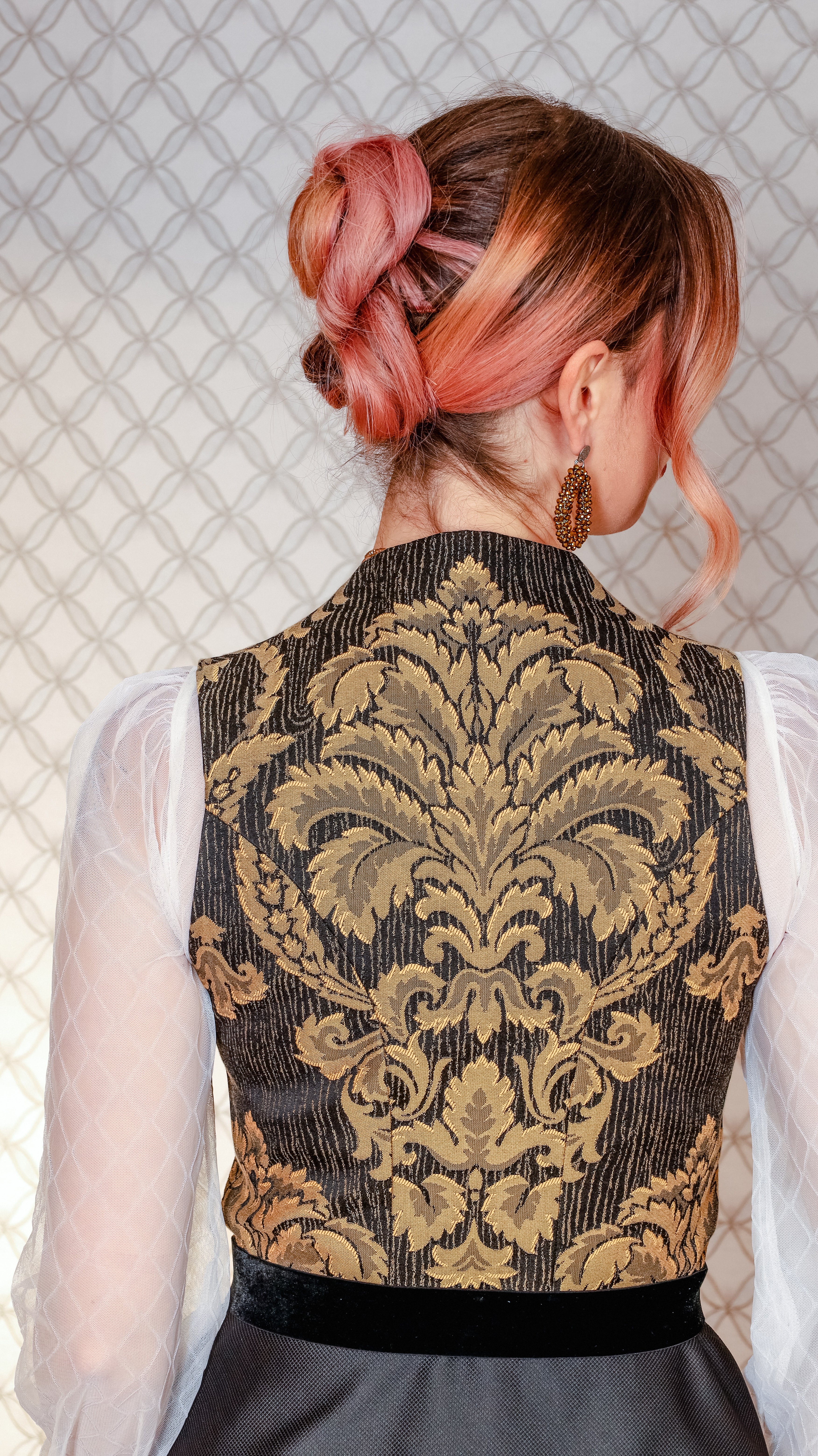 Dirndl Goldstich schwarz/gold 70cm