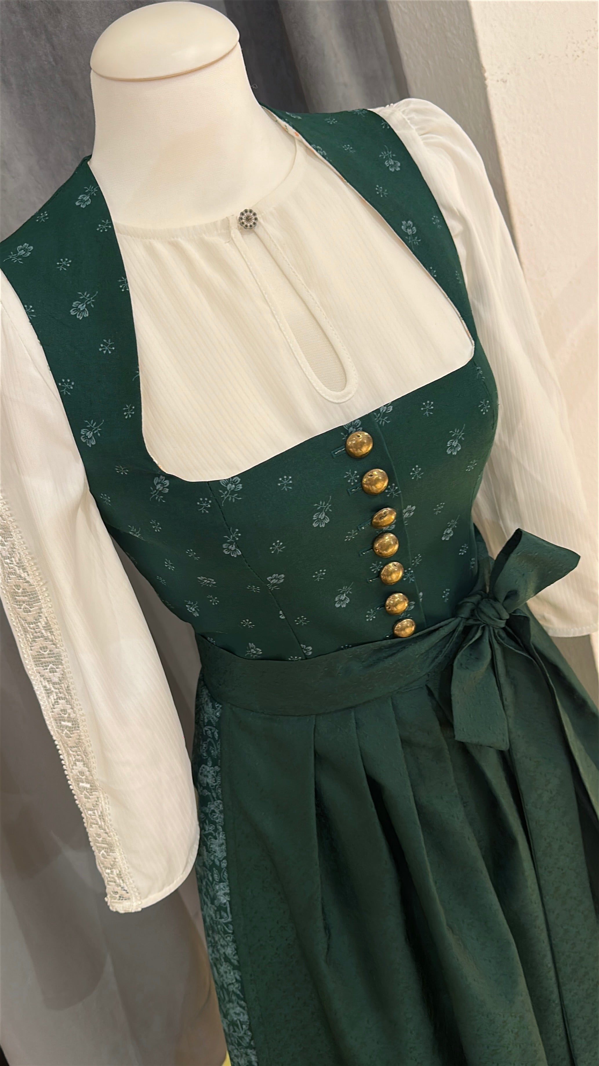Dirndl Goldstich dunkelgrün 75cm