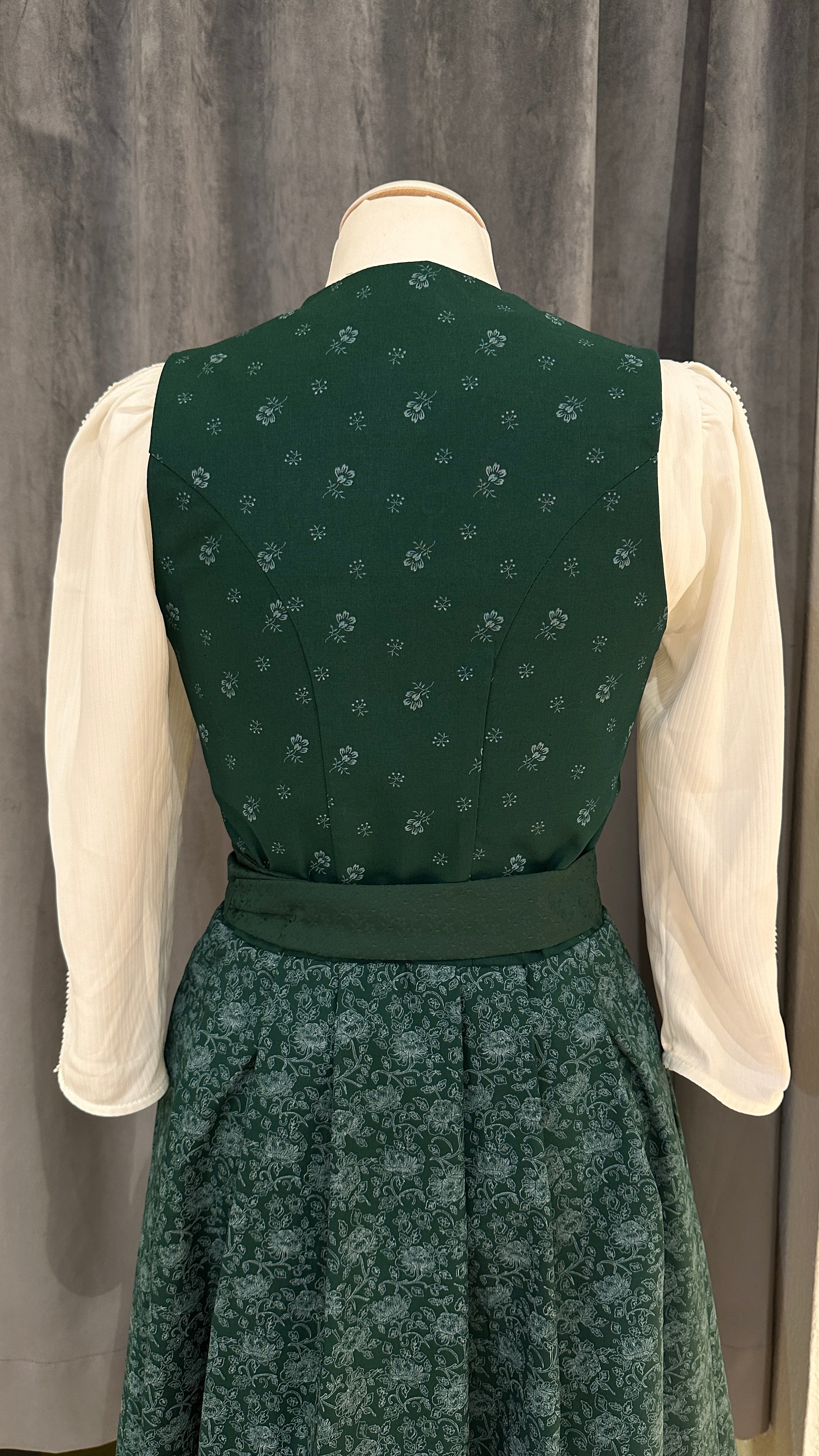 Dirndl Goldstich dunkelgrün 75cm