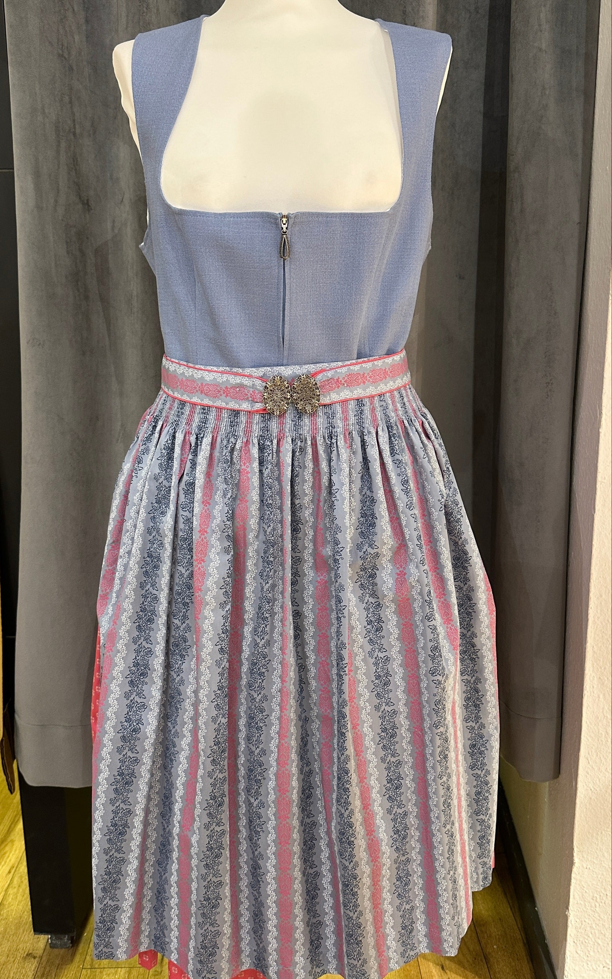 Dirndl Stretch Stoiber Mathilde hellblau / beere 70cm