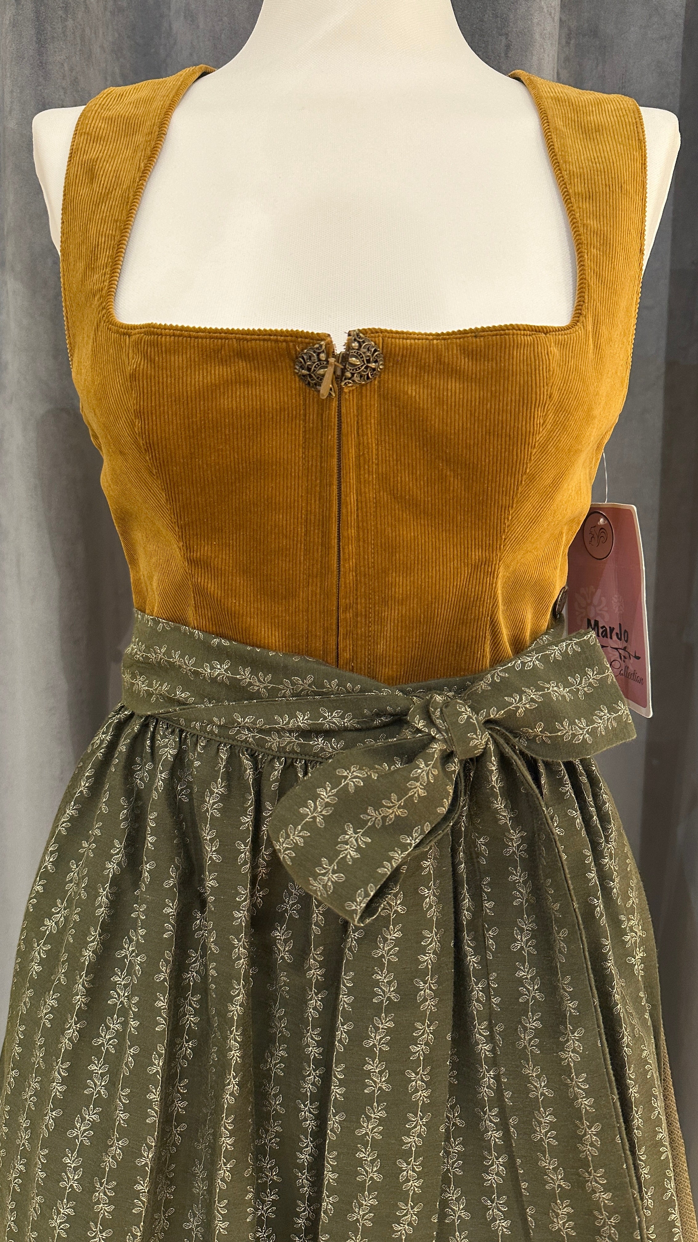 Samtdirndl Marjo in Bernstein/Farn 75cm