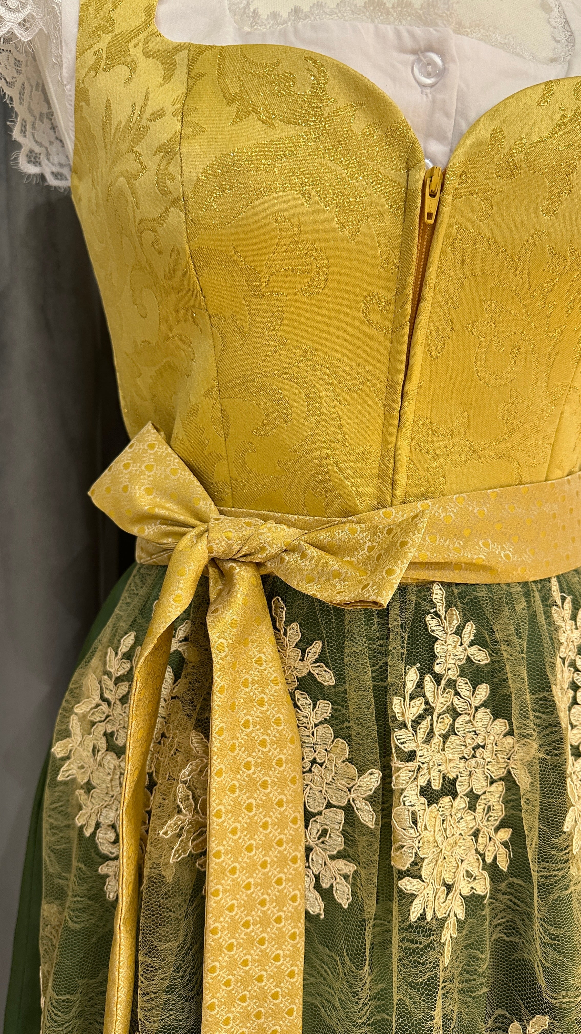 Dirndl Goldstich gelb/grün herz 65cm