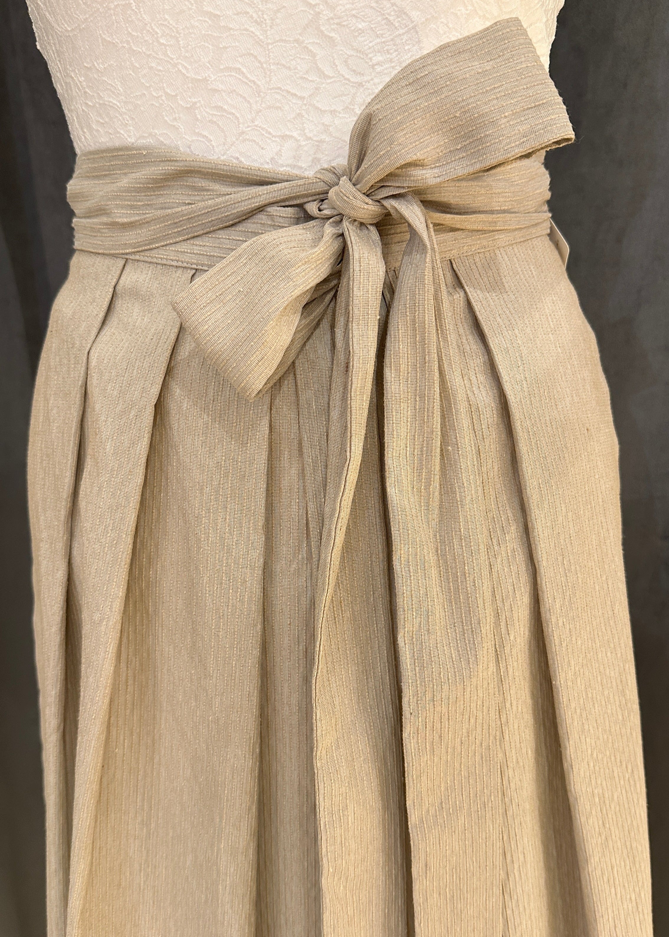 Dirndlschürze Goldstich Streifen beige 69cm