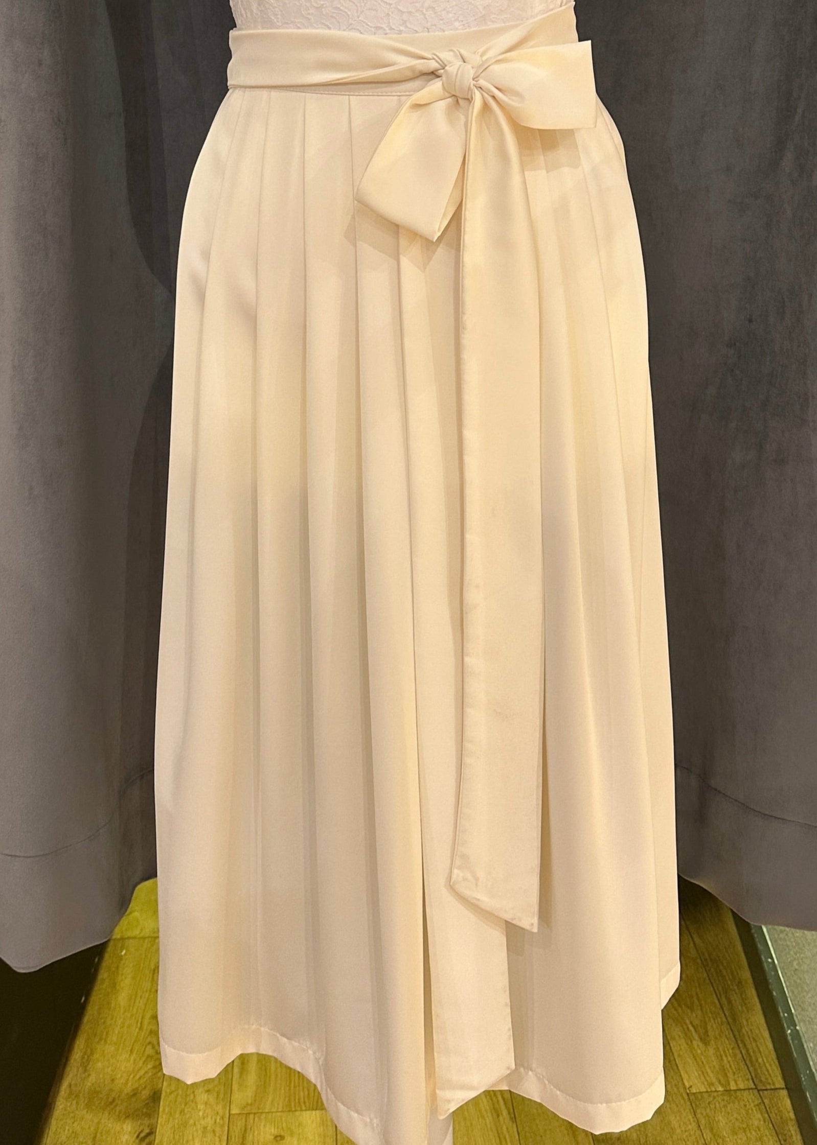 Dirndlschürze Goldstich creme/weiß 75cm