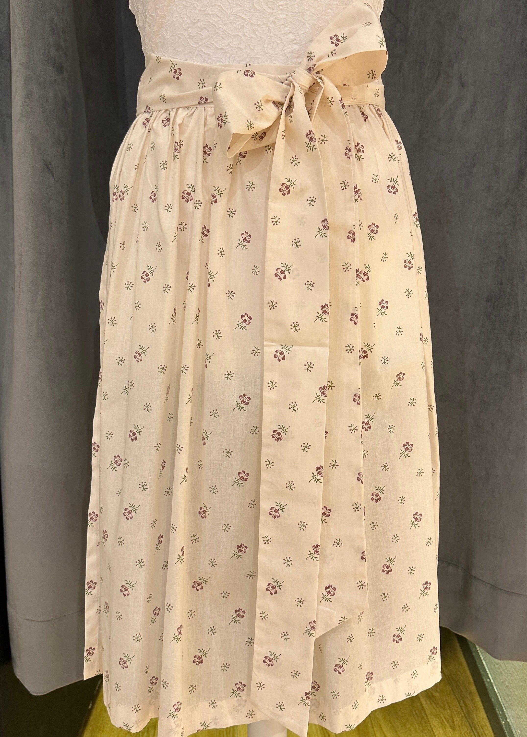 Dirndlschürze Goldstich creme Muster 65cm