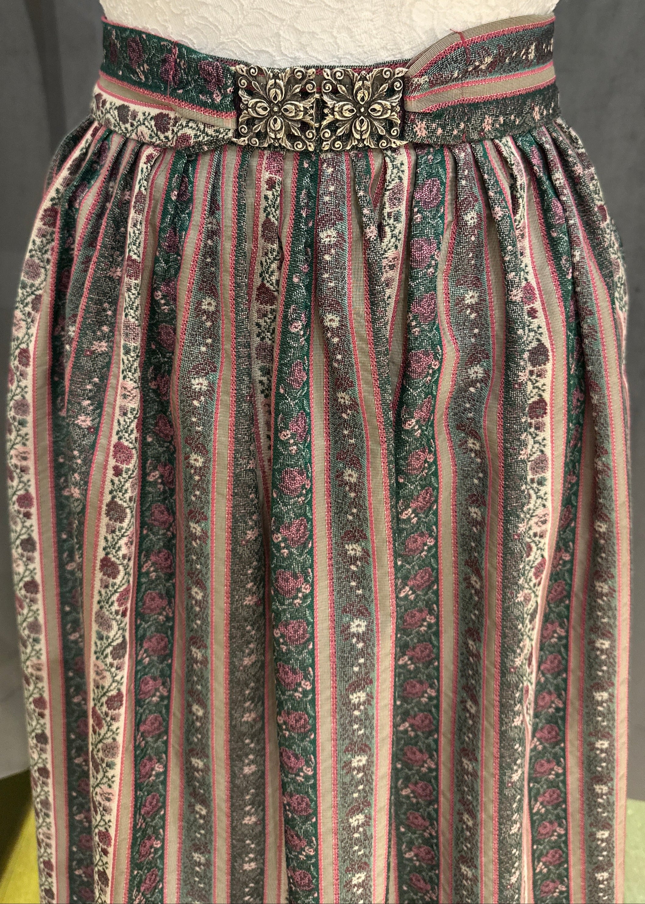 Dirndlschürze Berlin & Wolff grün/rosa 80cm