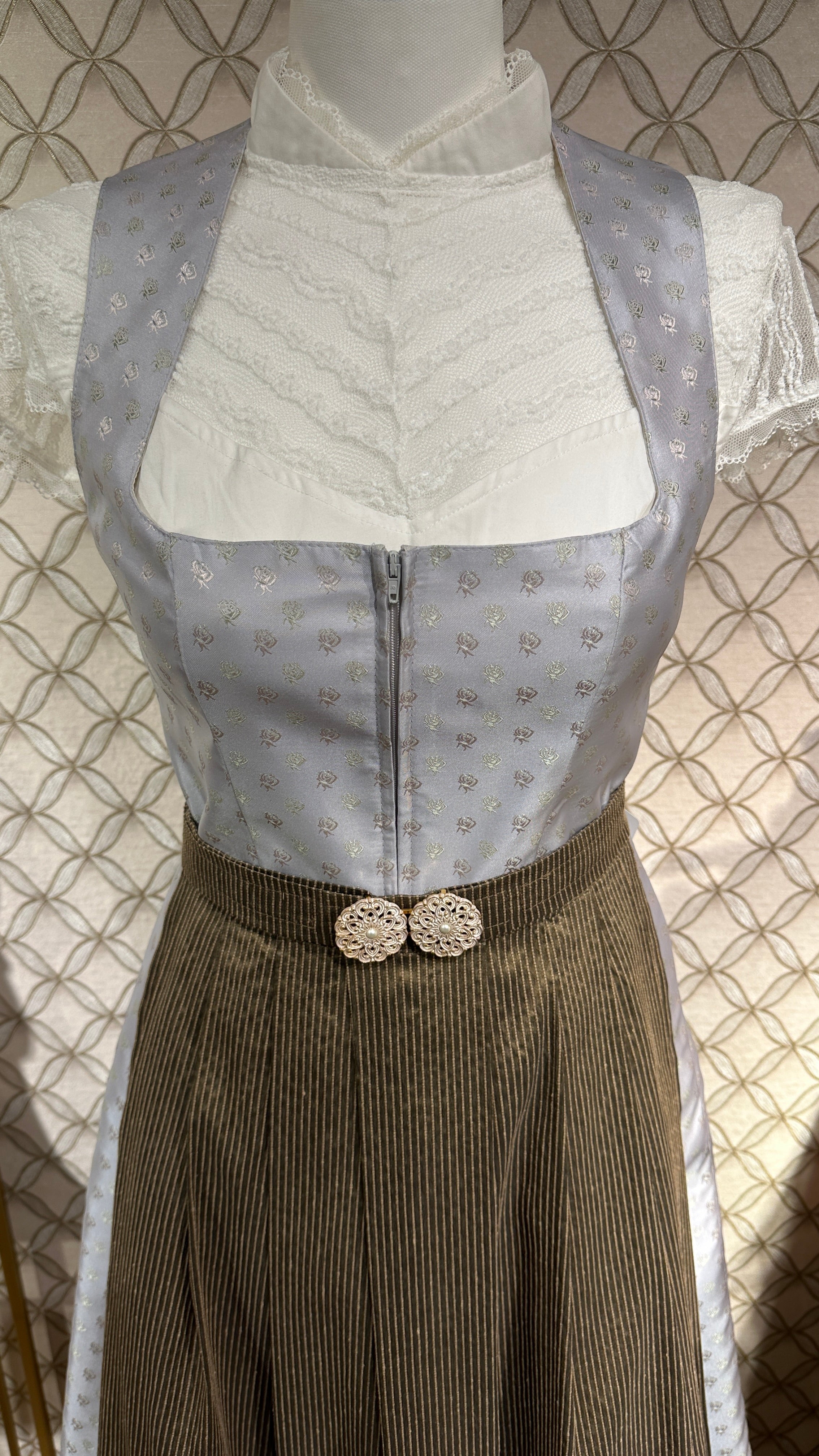 Dirndl Goldstich eisblau mit Schnalle 75cm