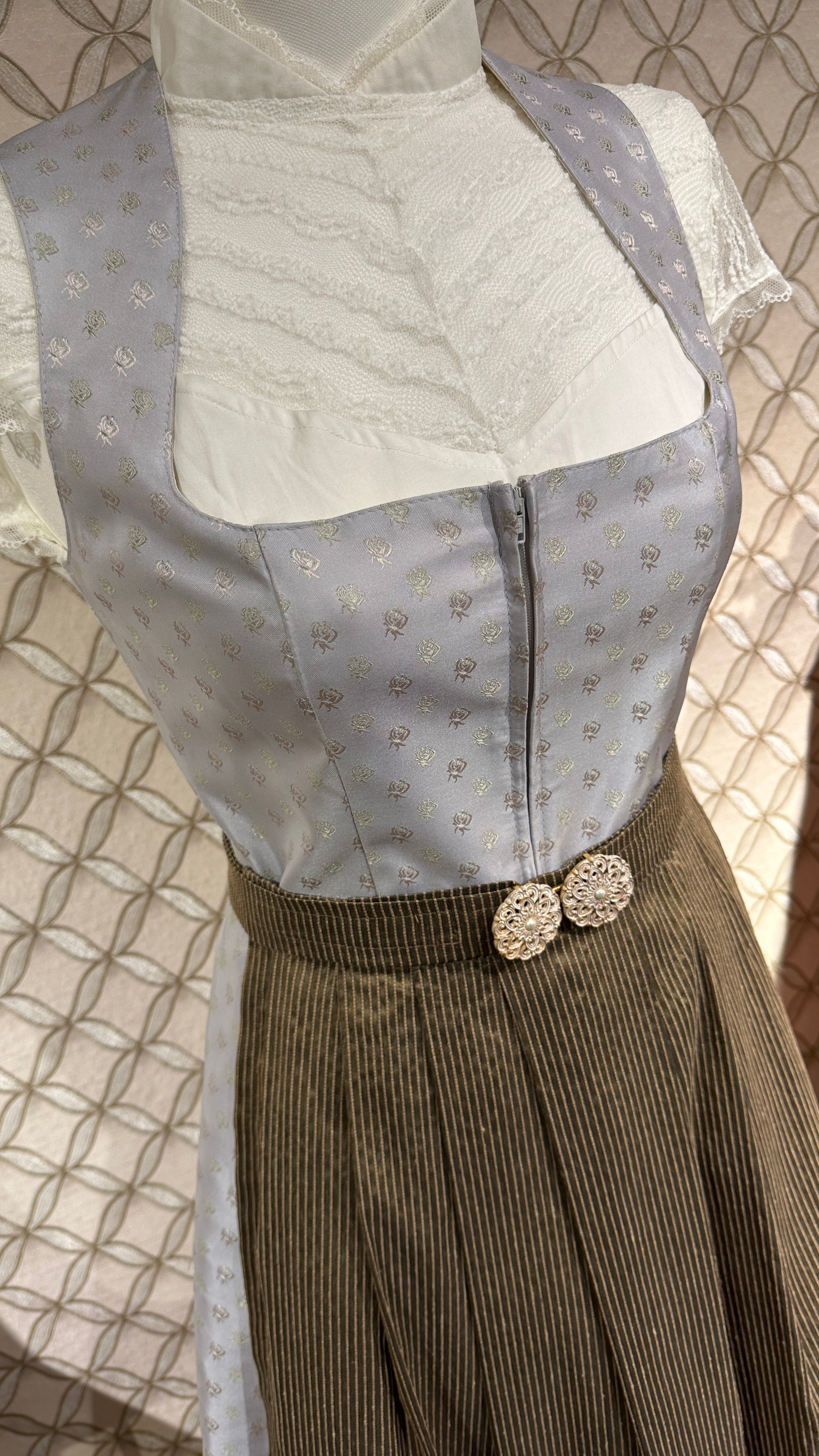 Dirndl Goldstich eisblau mit Schnalle 75cm