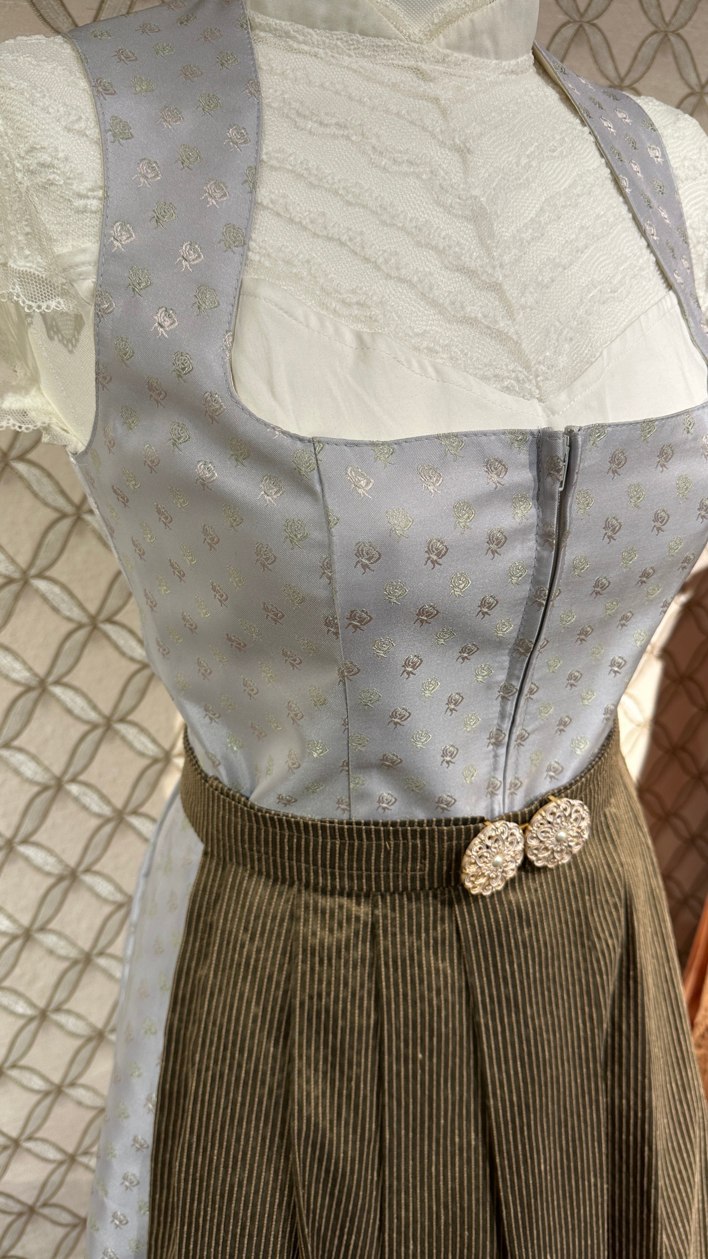 Dirndl Goldstich eisblau mit Schnalle 75cm