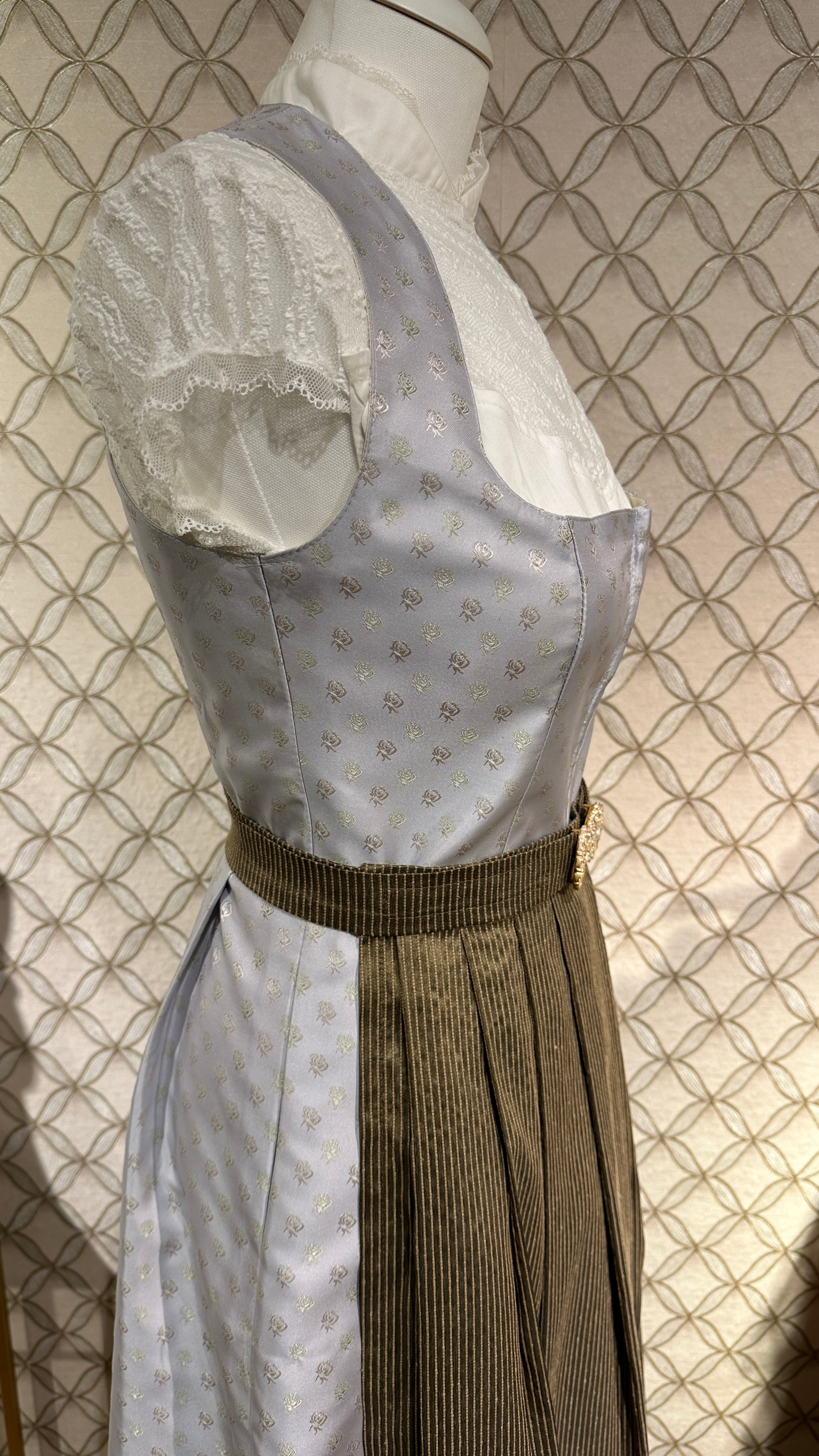 Dirndl Goldstich eisblau mit Schnalle 75cm