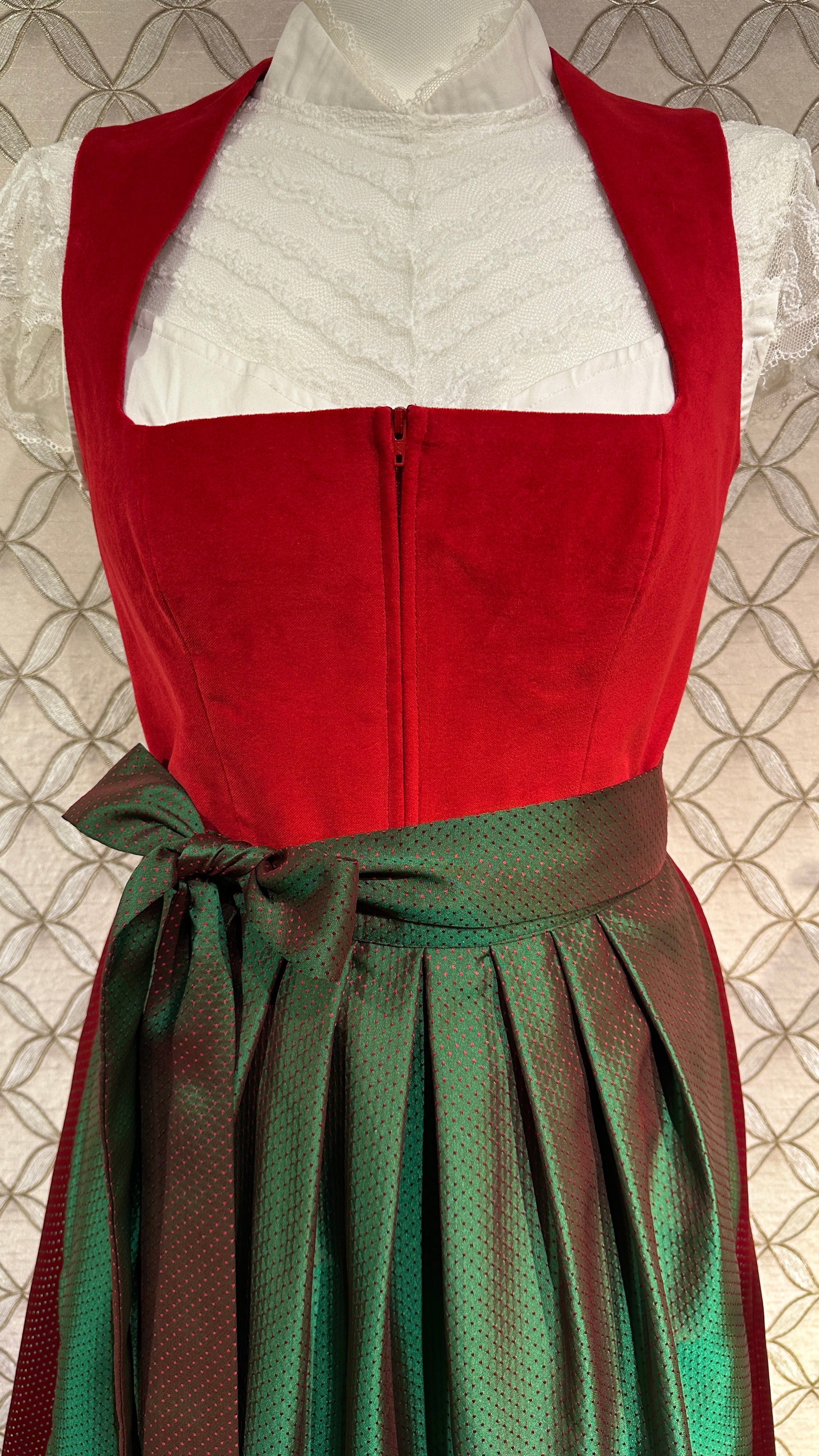Dirndl Goldstich Samt rot 70cm