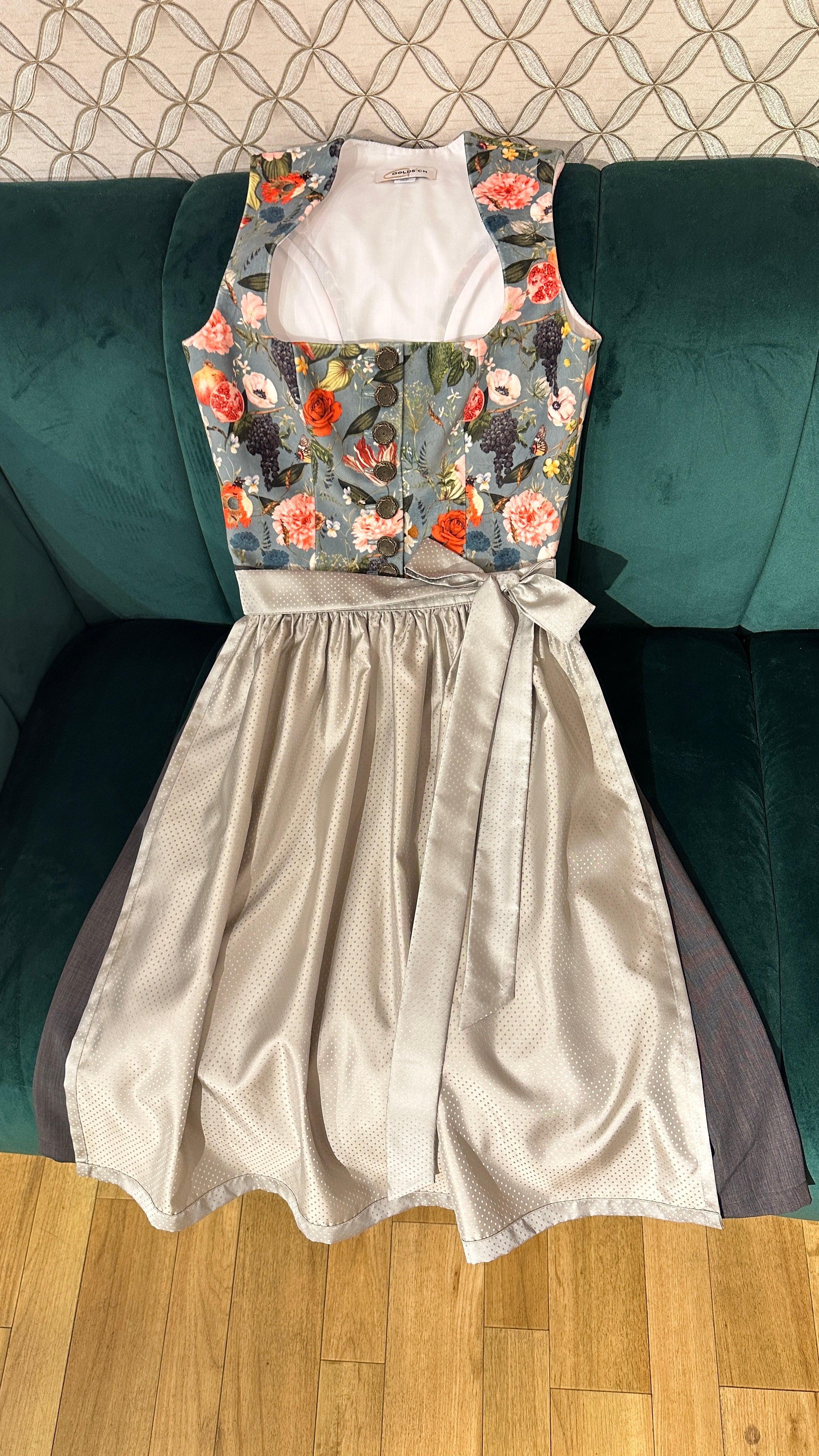 Dirndl Goldstich Samt Blumen hellblau/grau 70cm