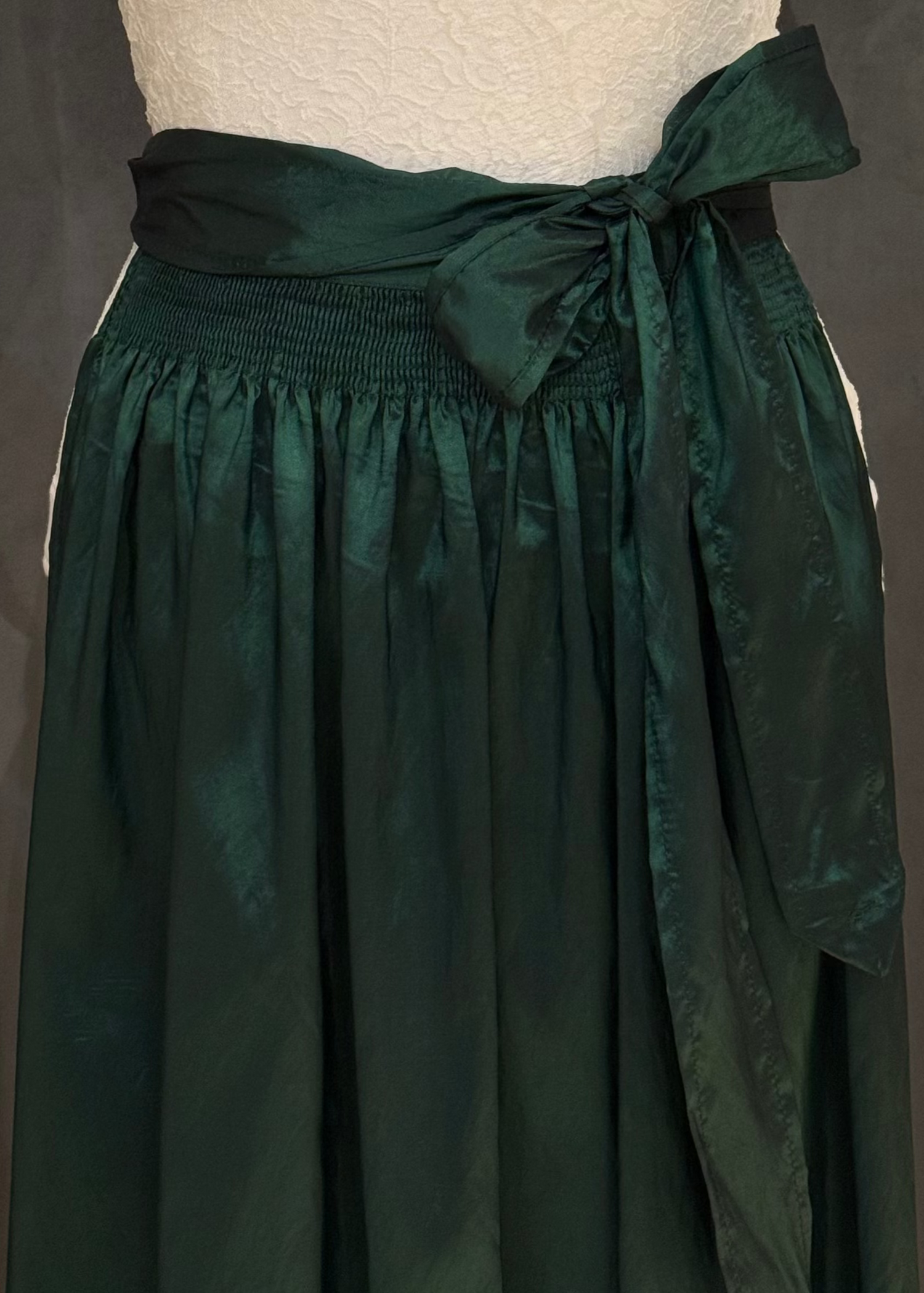 Dirndlschürze Stoiber Gesine dunkelgrün 70cm