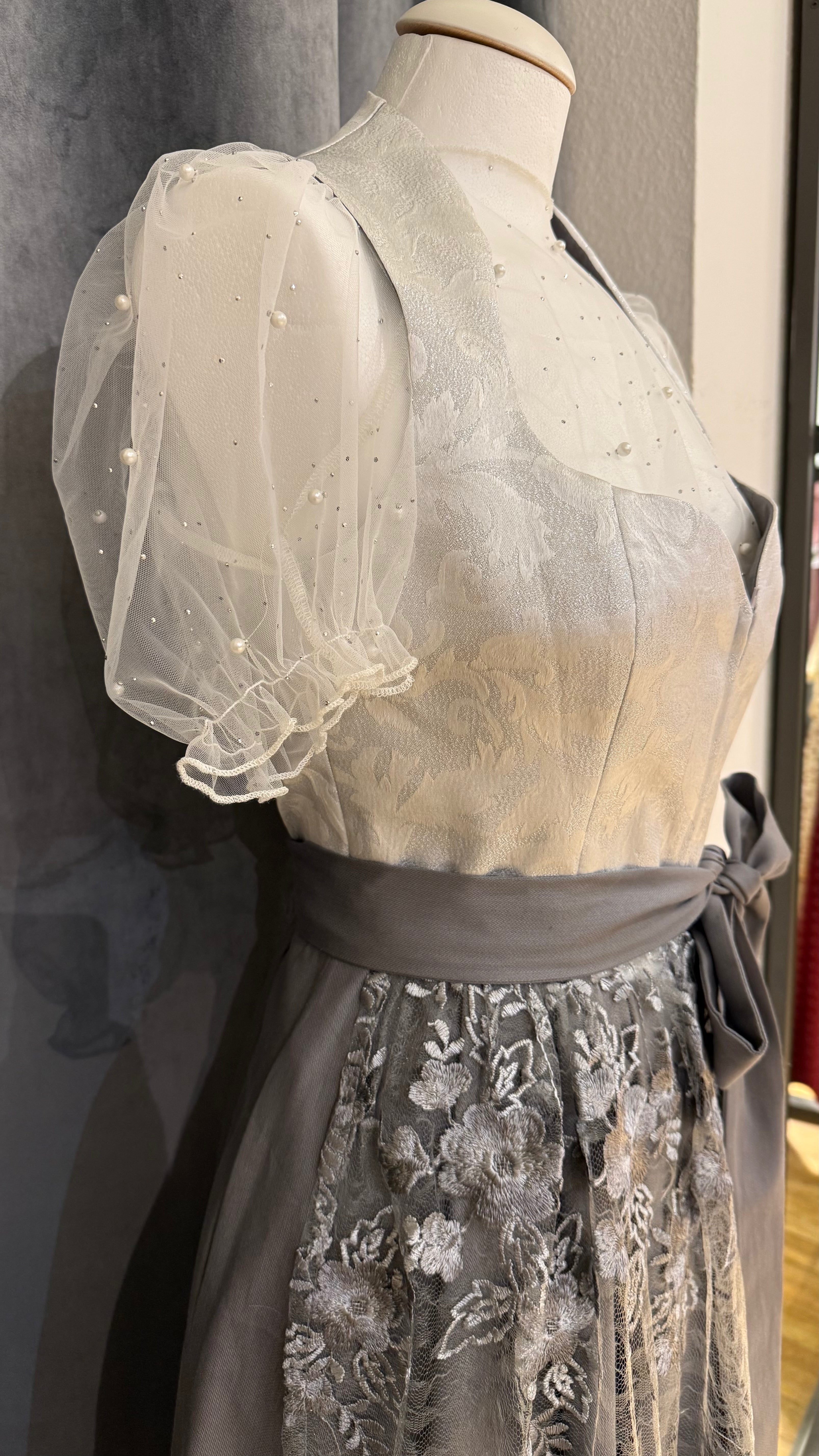 Dirndl Goldstich silber/grau 65cm