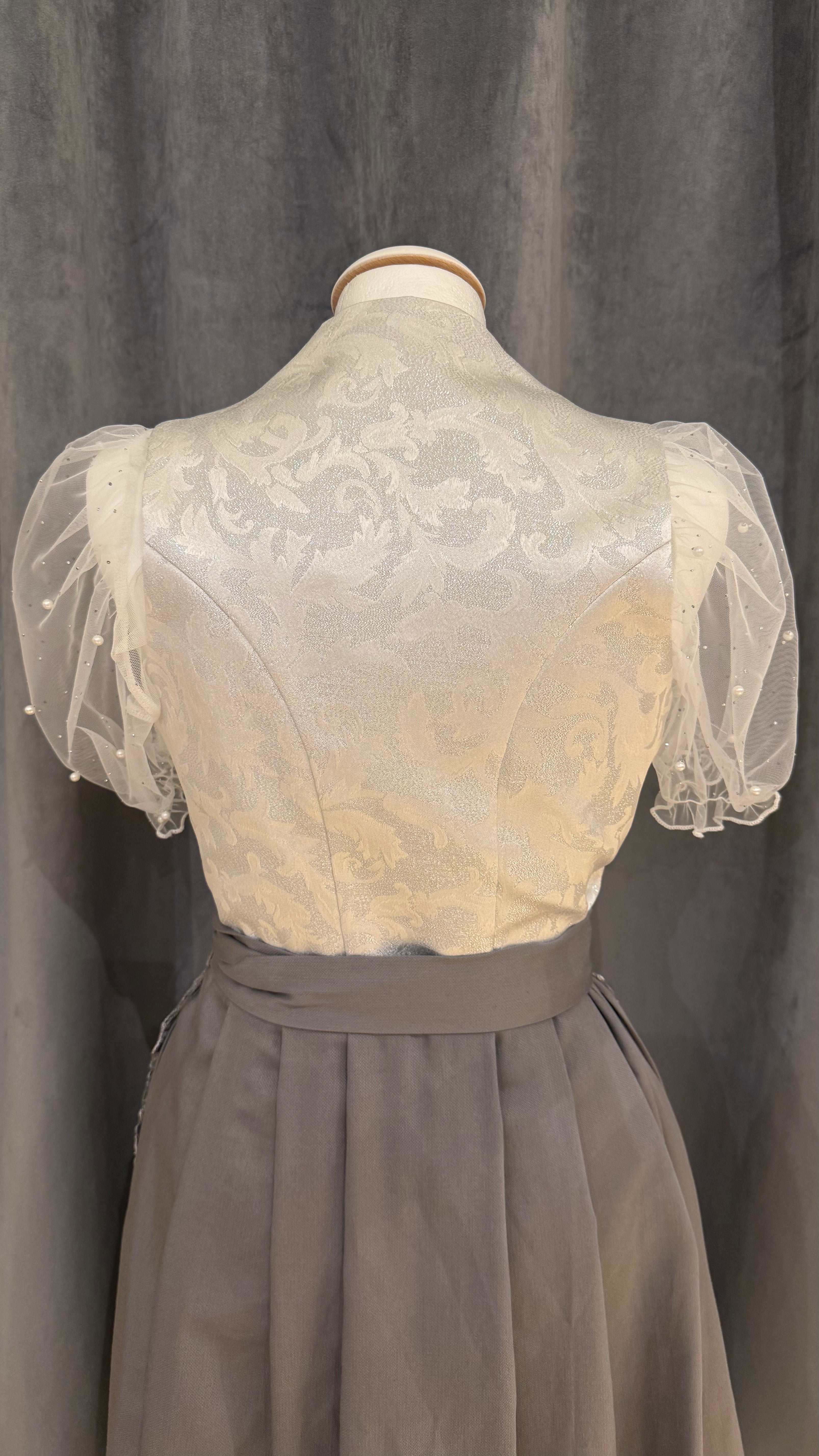 Dirndl Goldstich silber/grau 65cm