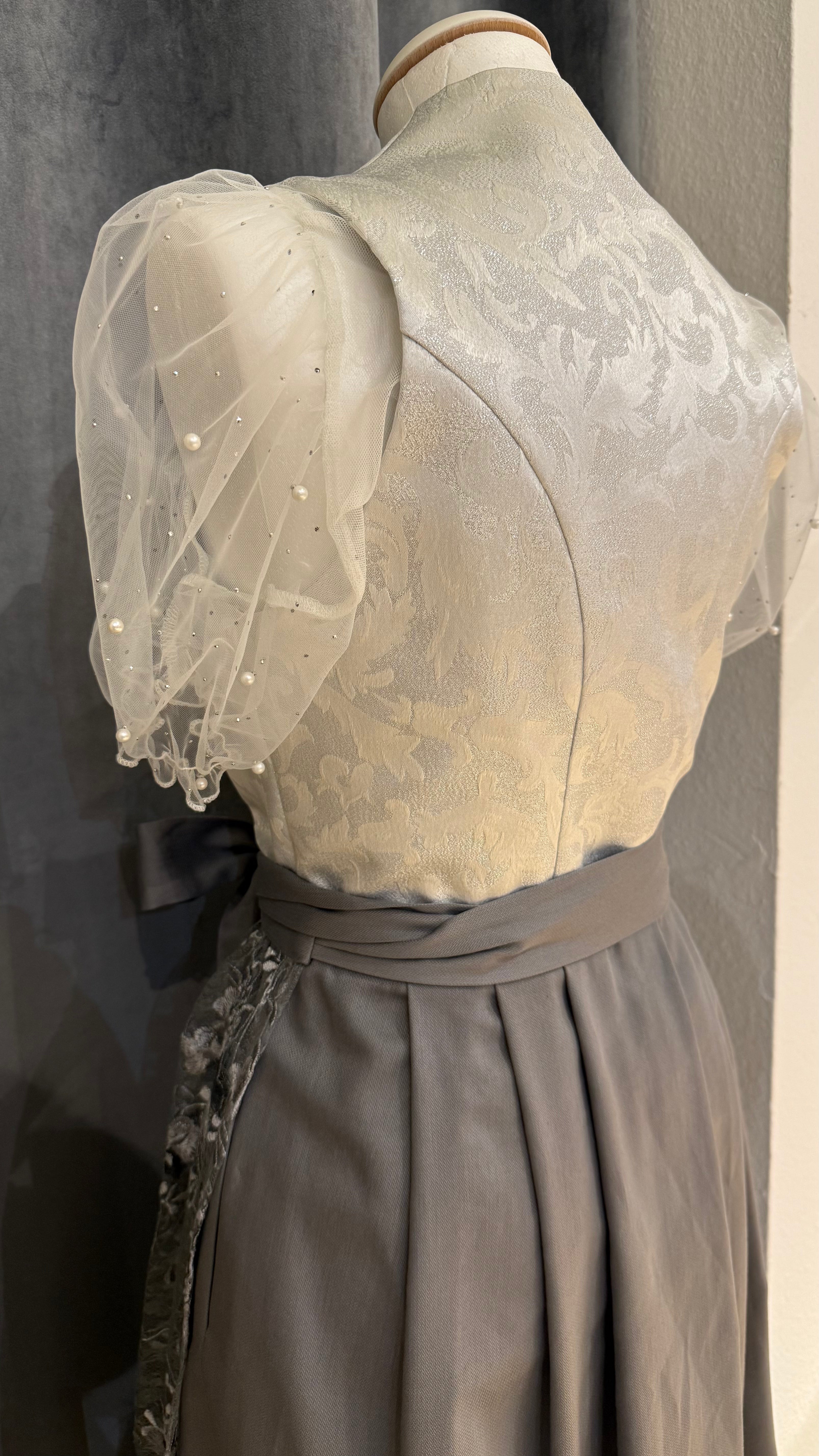 Dirndl Goldstich silber/grau 65cm