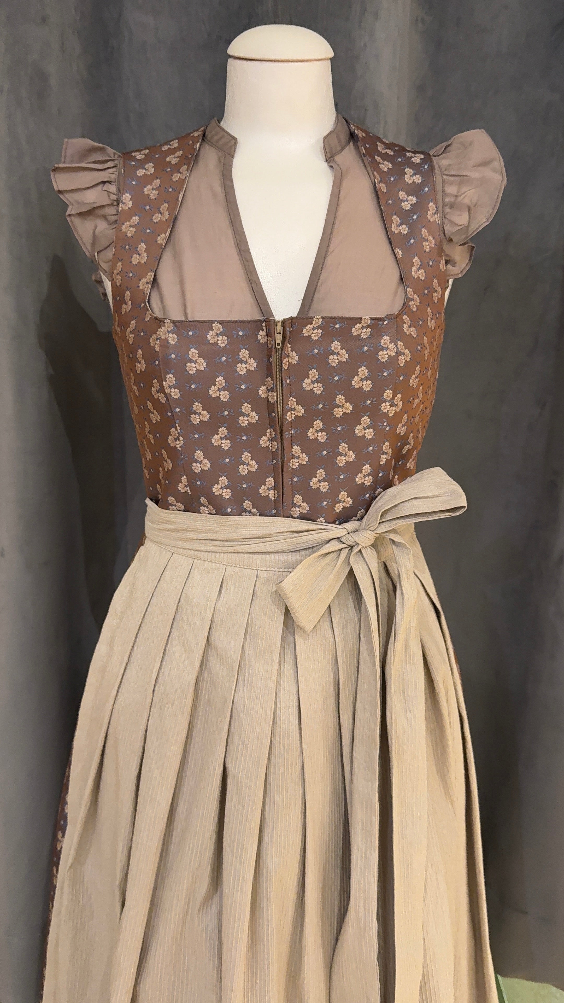 Dirndl Goldstich braun/beige Blumen 70cm