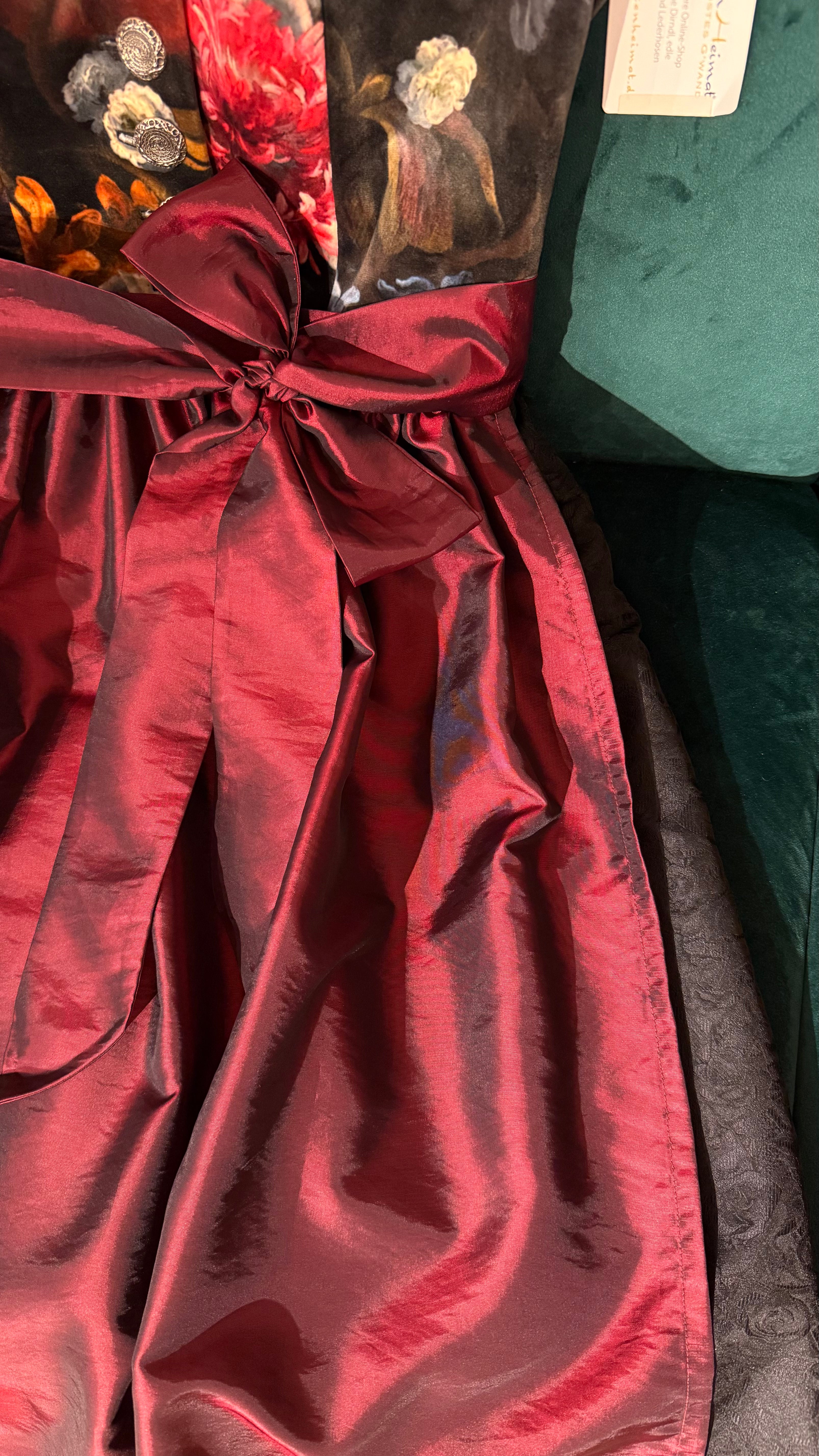 Dirndl Goldstich Samt Blumen schwarz/bordeaux 63cm