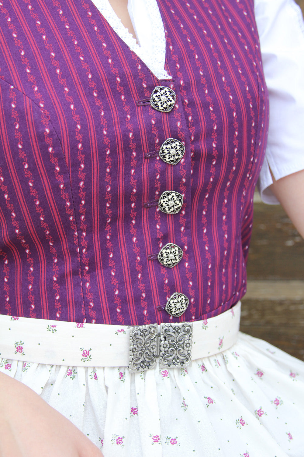 Vintage Dirndl Goldstich lila/creme Schürze mit Schließe 65cm