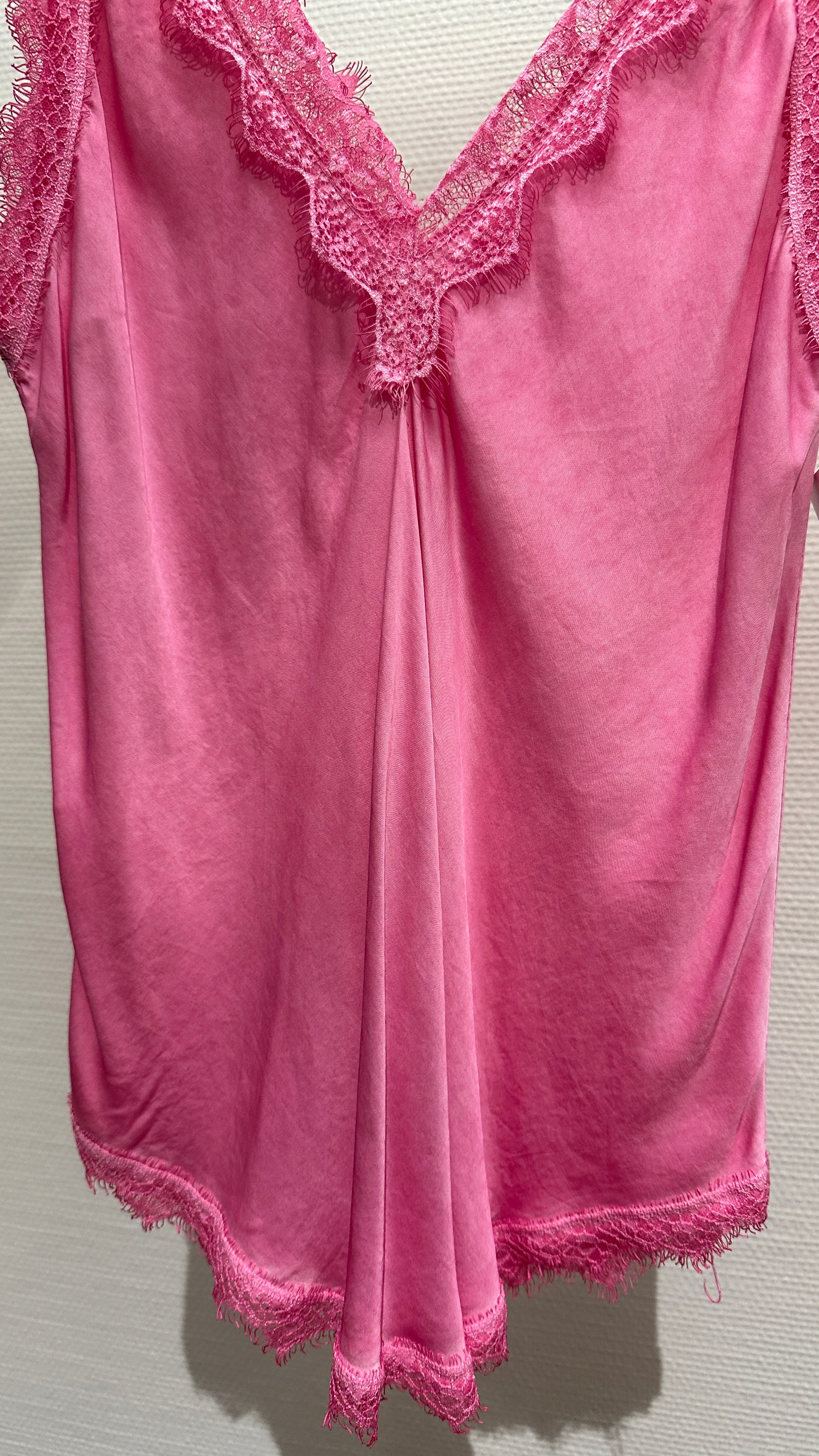 Top pink