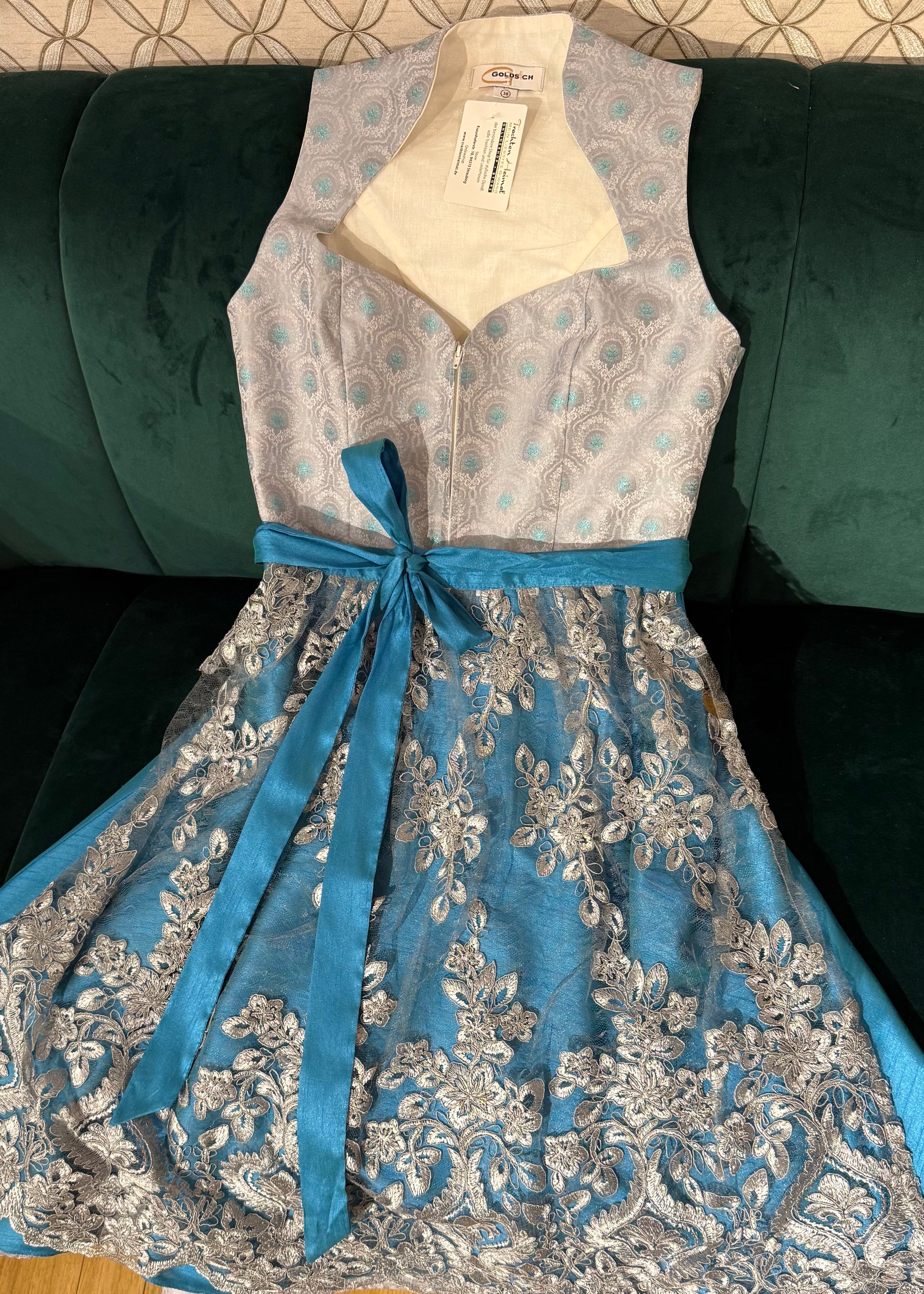Dirndl Goldstich grau/hellblau mit Spitzen Schürze 70cm