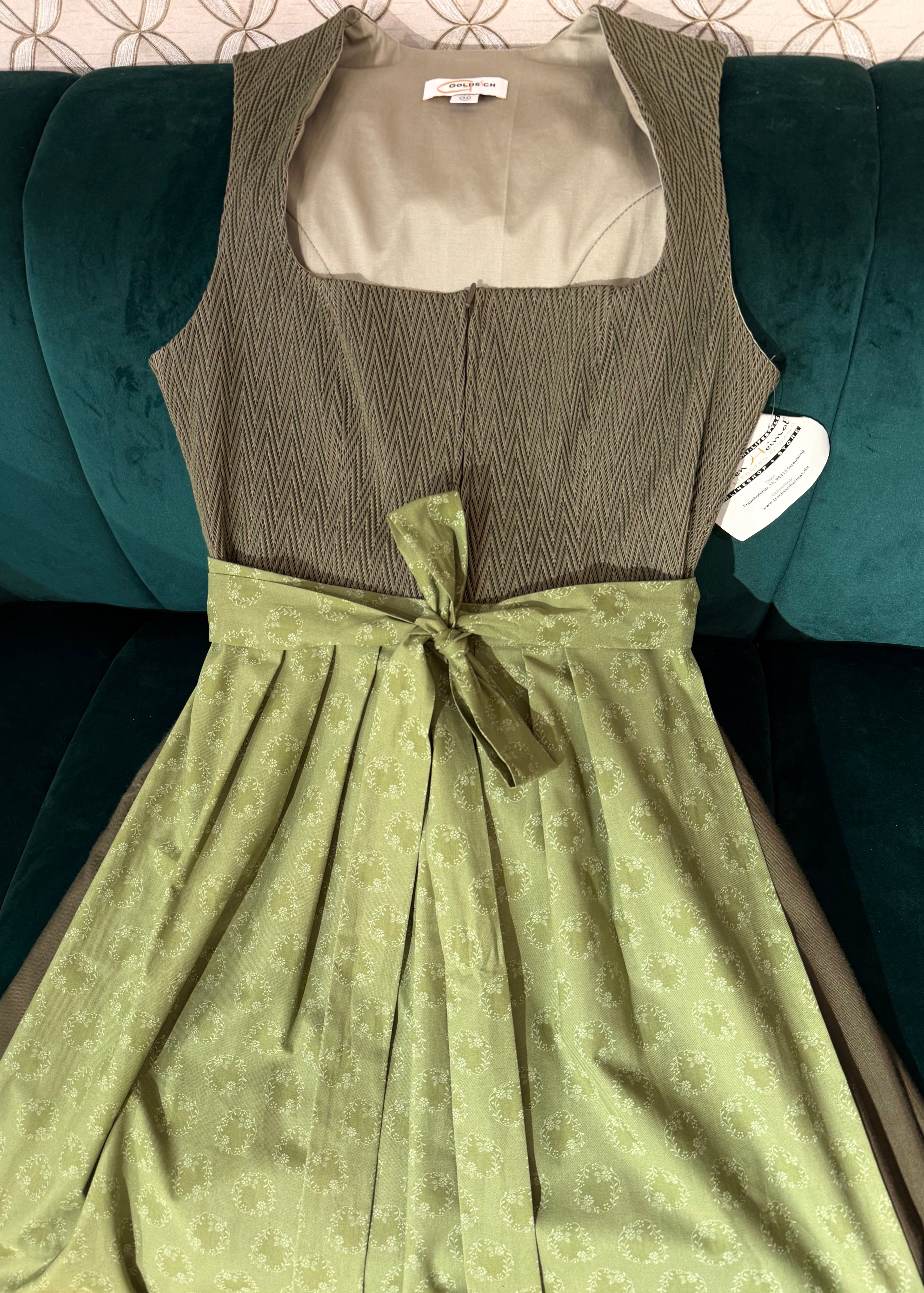 Stretchdirndl Goldstich olivgrün 75cm