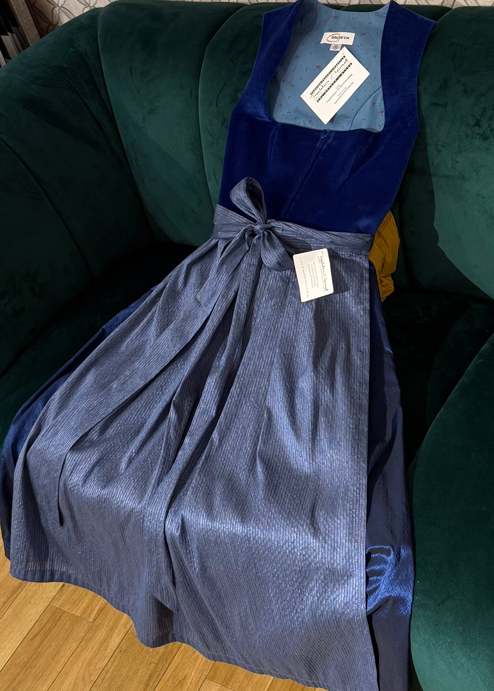 Dirndl Goldstich Samt blau 75cm