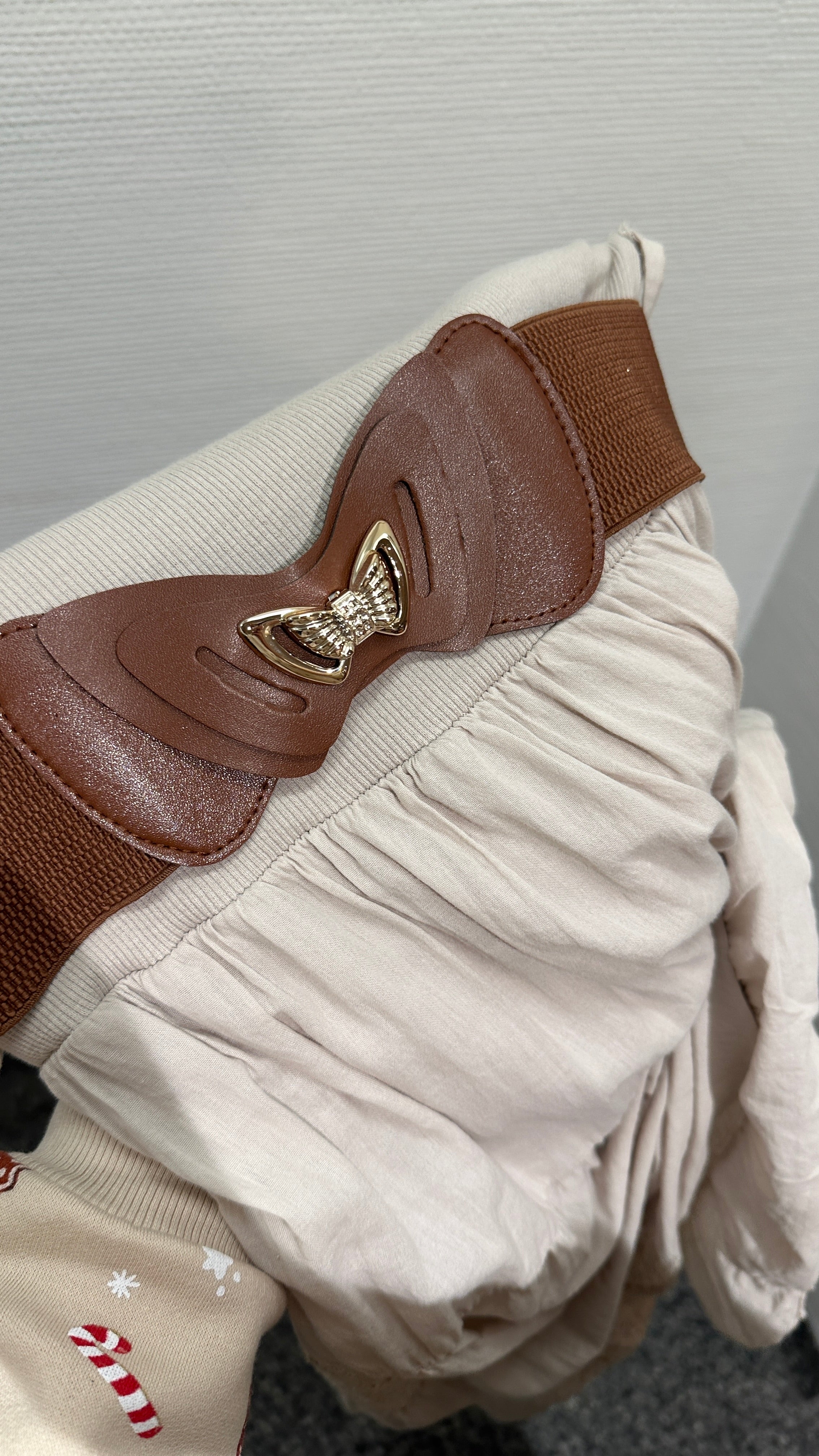 Rock beige mit Gürtel