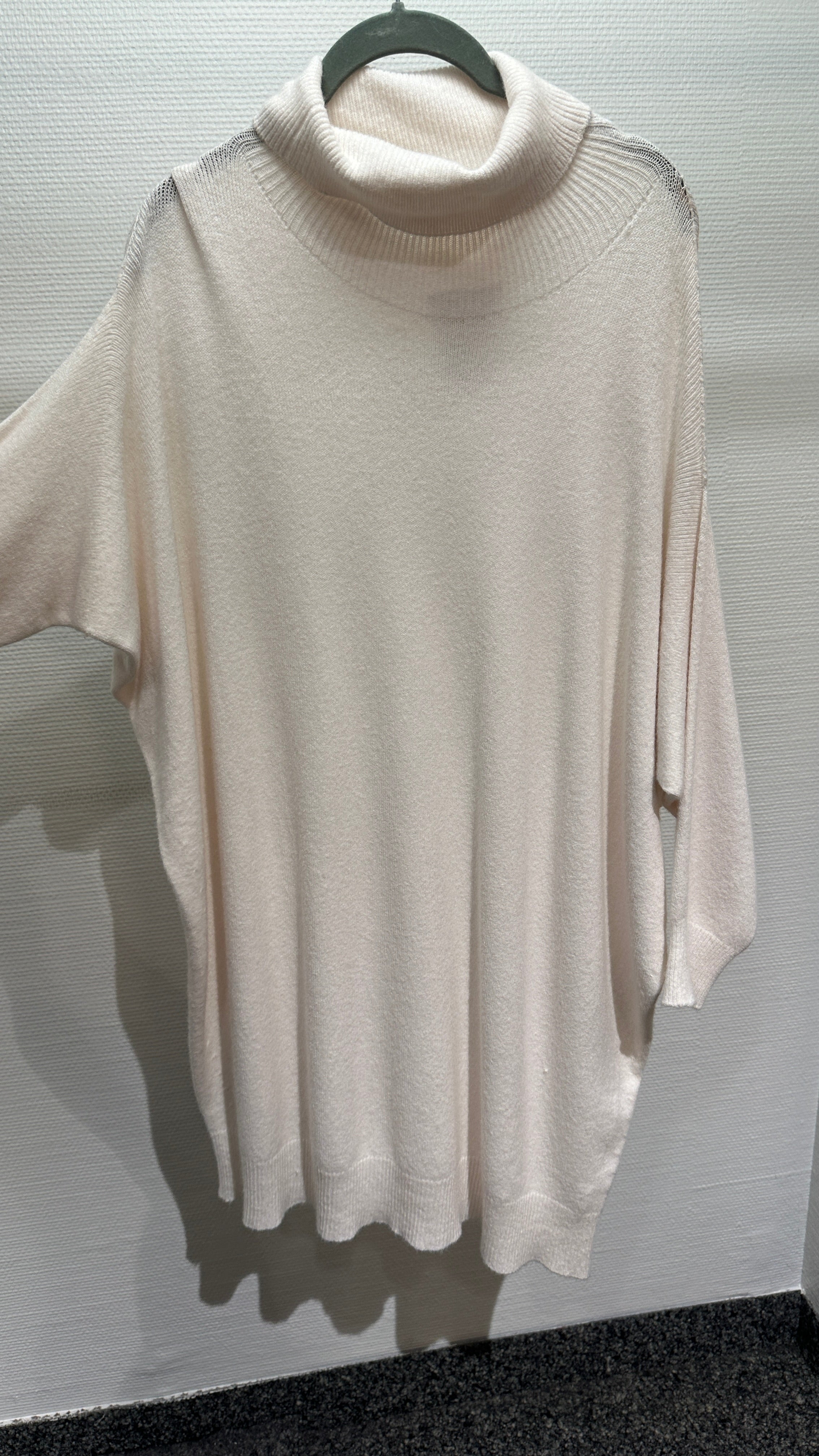 Kleid Strick V Milano creme