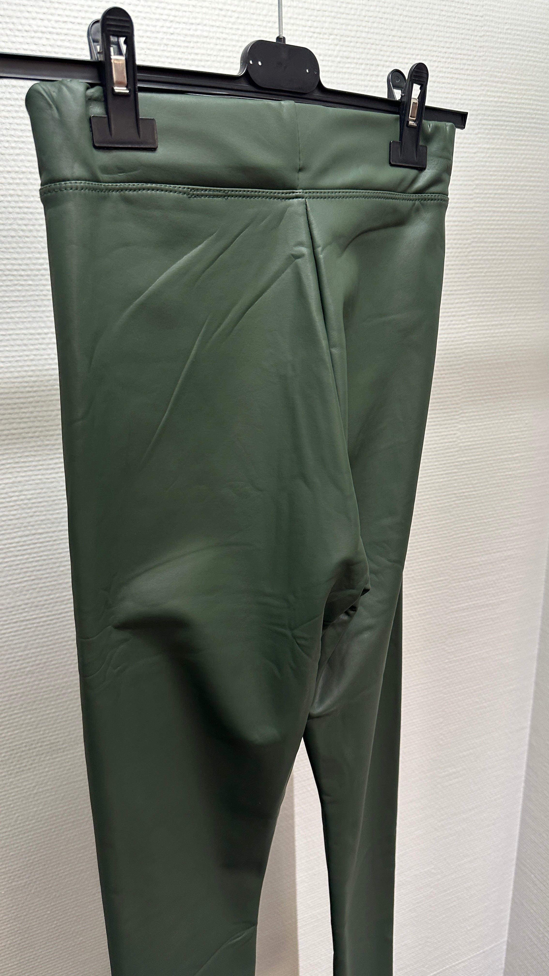 Leggings Lederoptik dunkelgrün