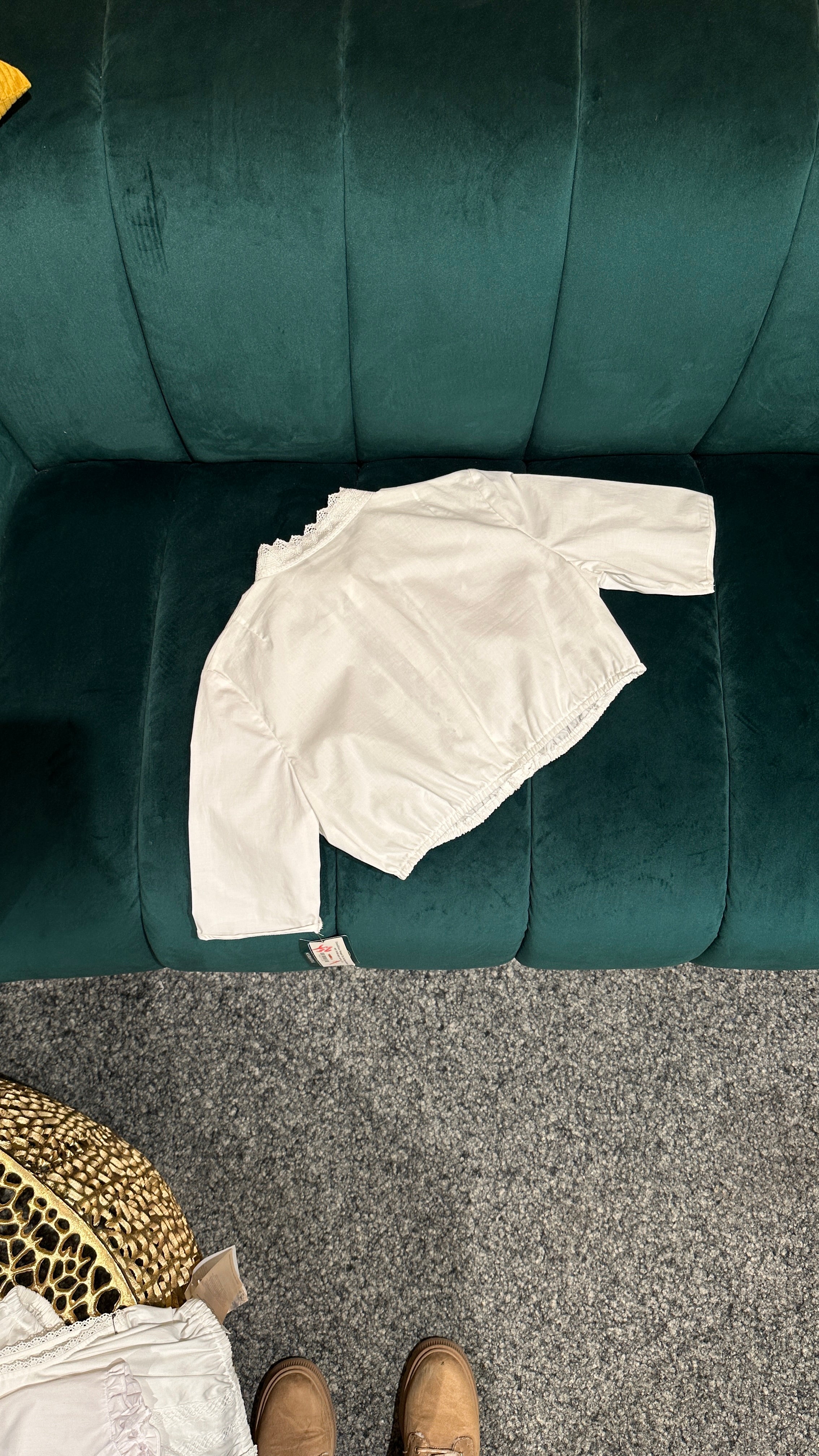 Dirndlbluse Ilse Wenger hochgeschlossen mit Stehkragen weiß