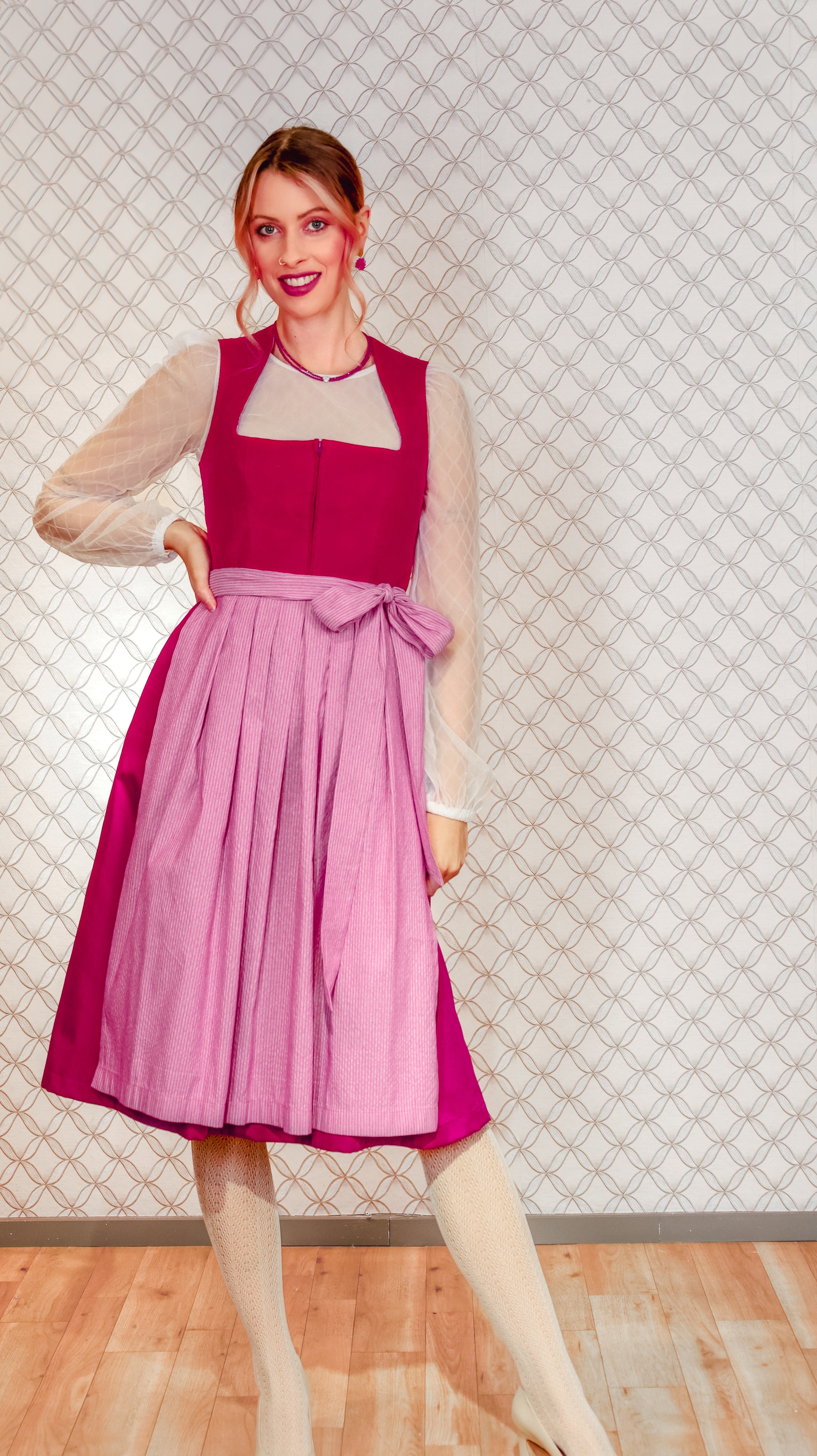 Corddirndl Goldstich pink 70cm