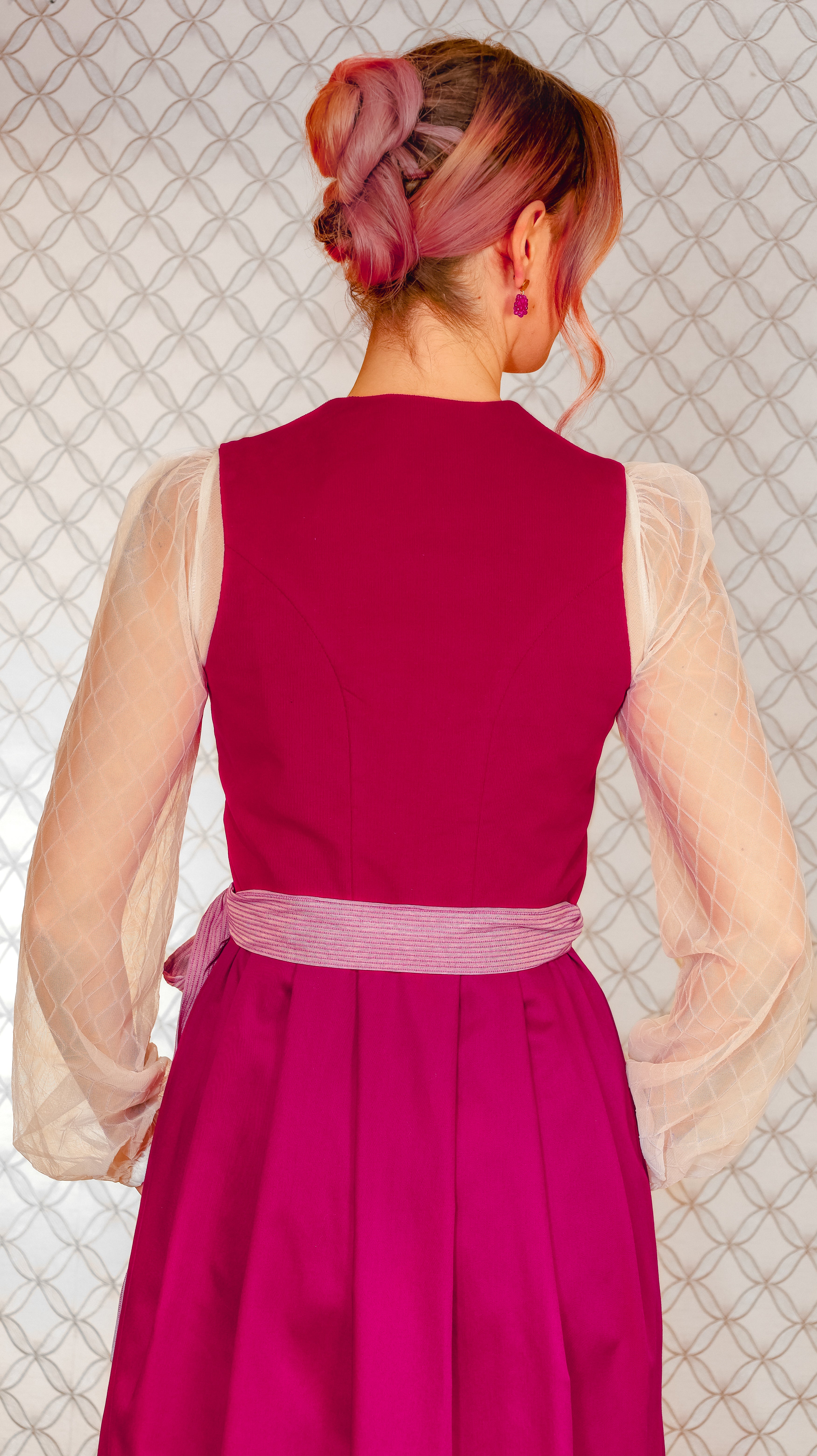 Corddirndl Goldstich pink 70cm