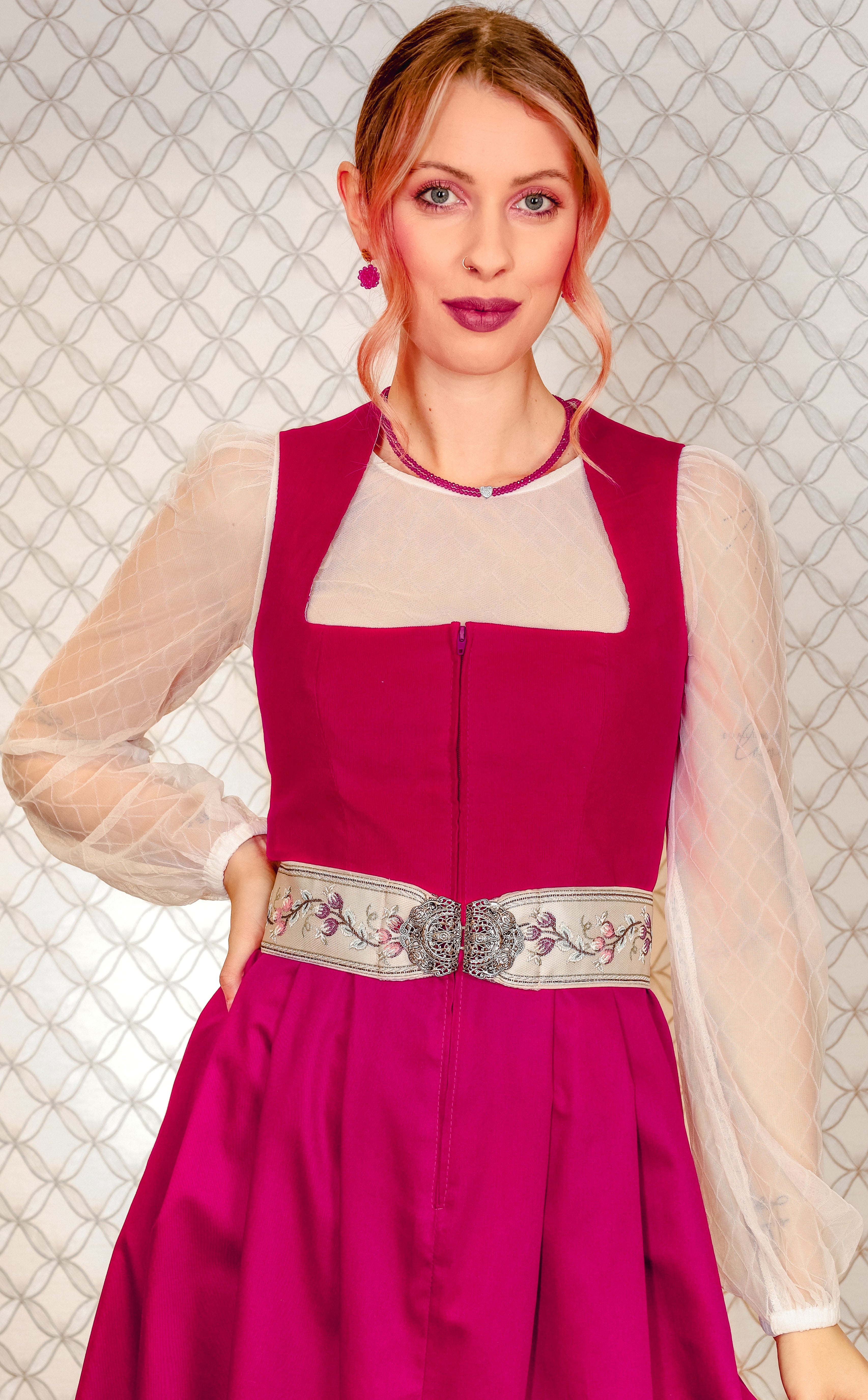 Corddirndl Goldstich pink 70cm