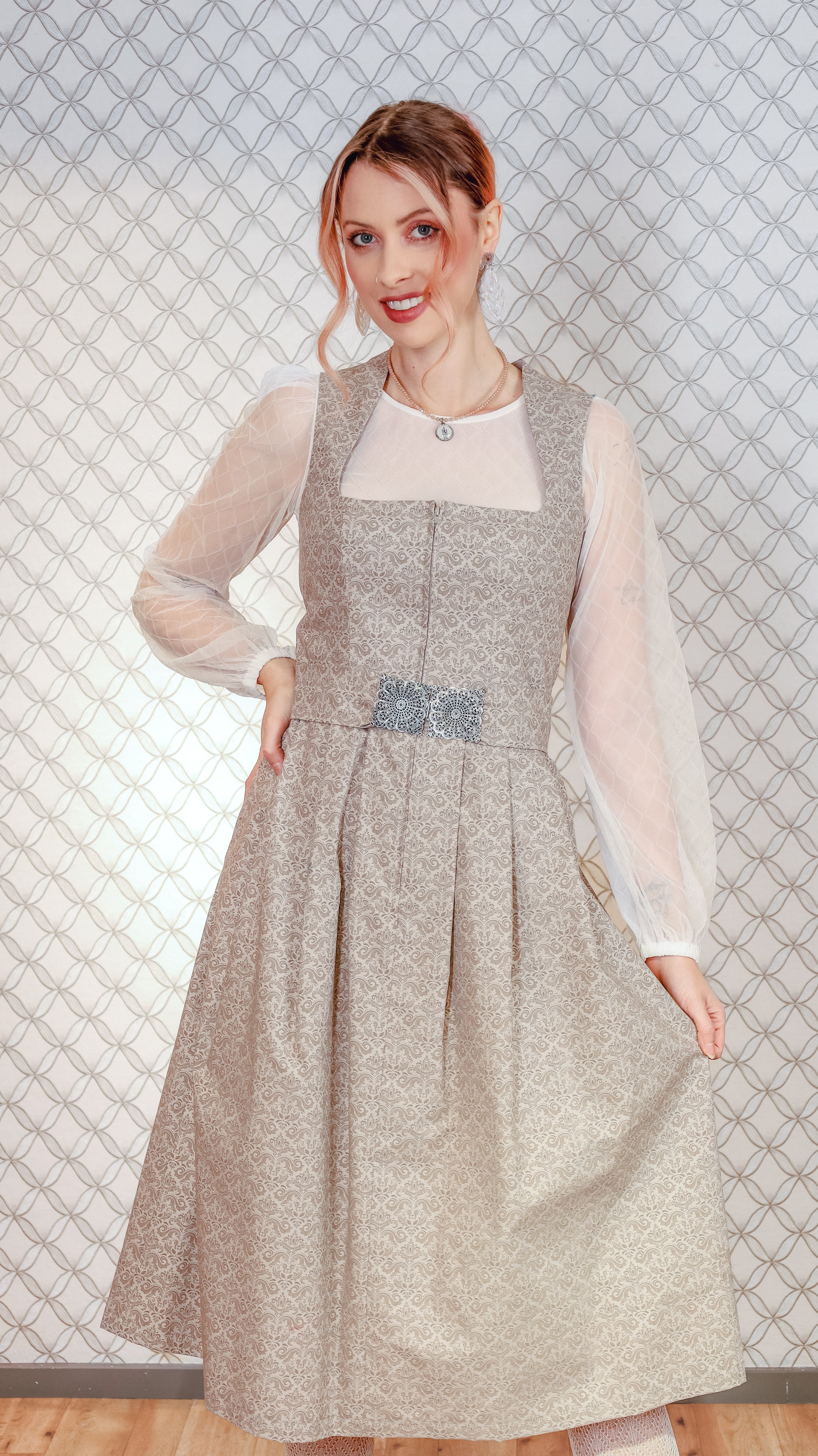 Dirndl Goldstich grau 75cm