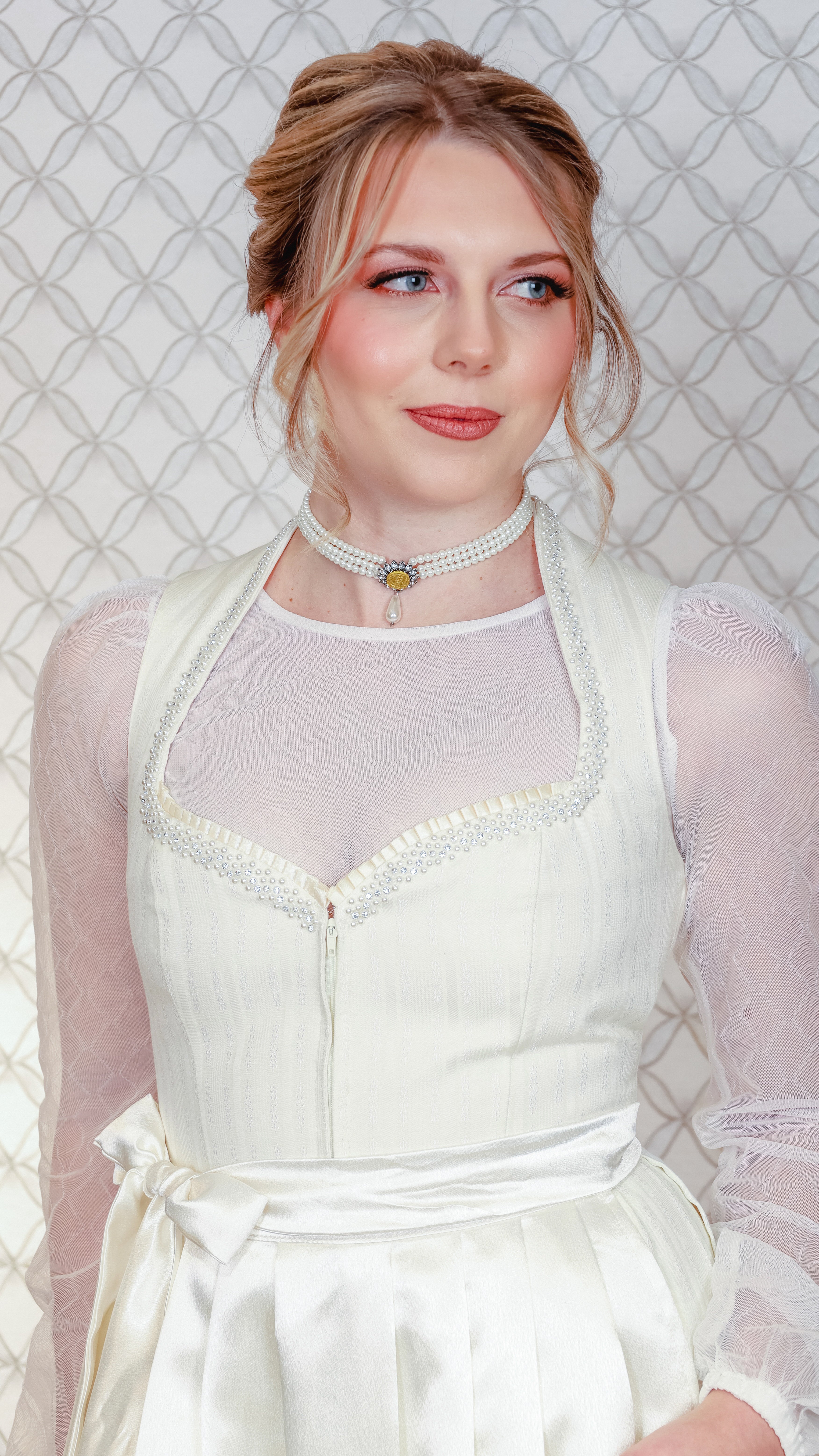 Dirndl Goldstich weiß 75cm