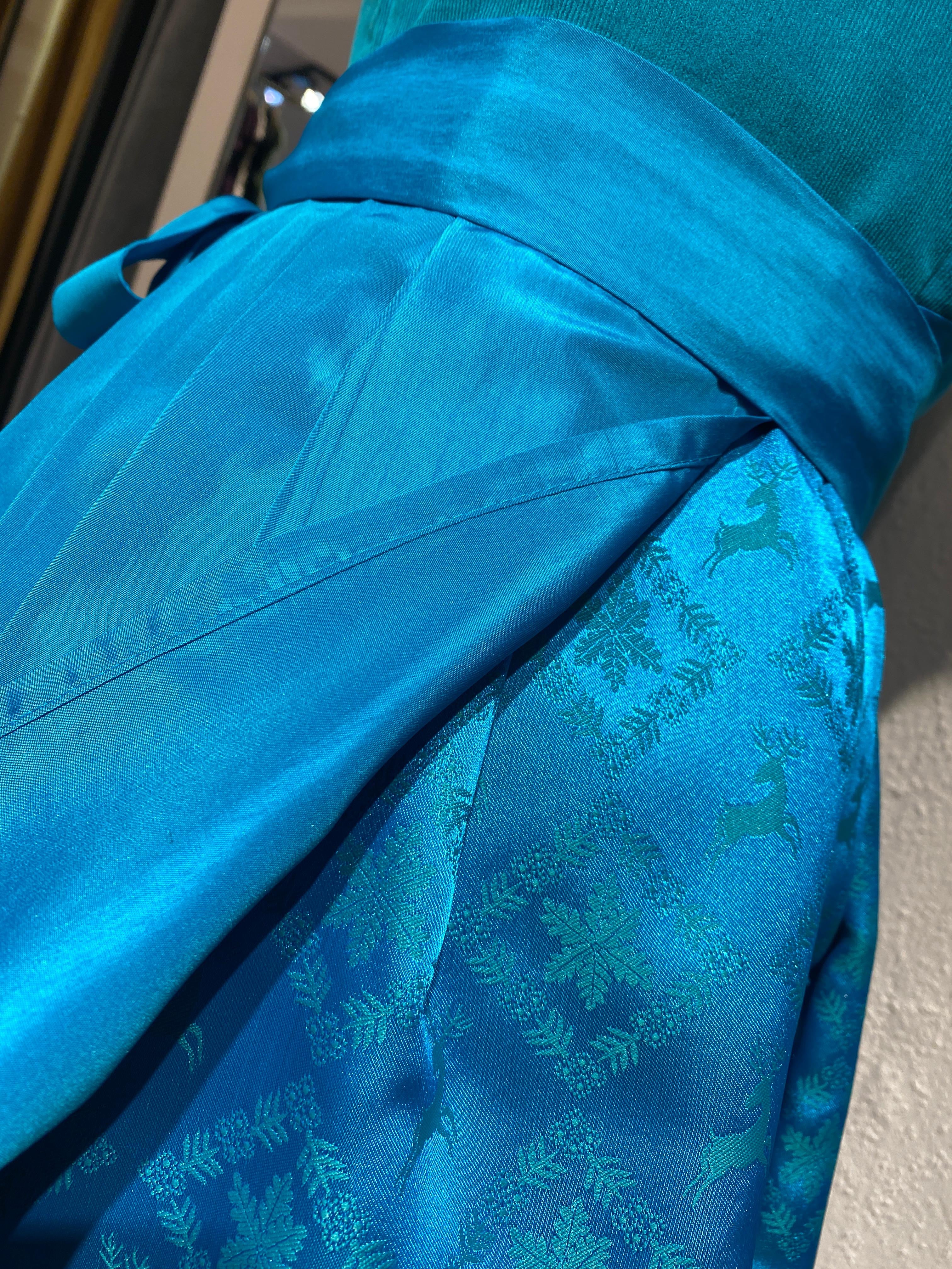 Corddirndl Goldstich Türkis 75cm