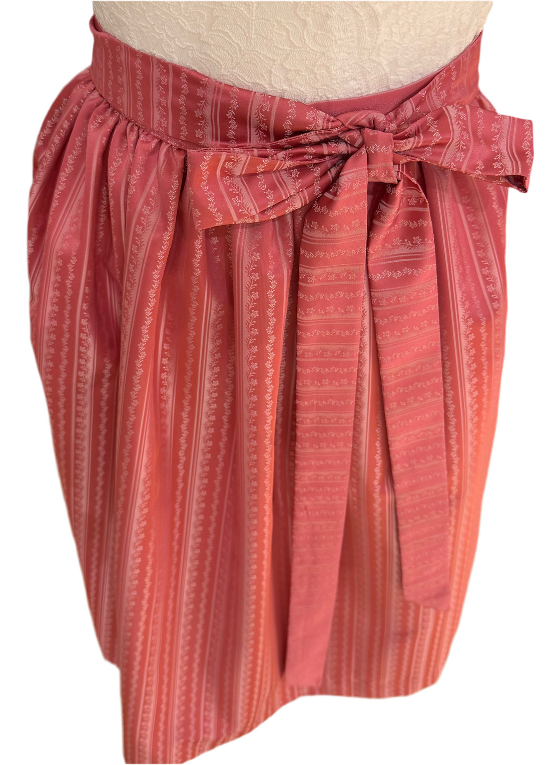 Dirndlschürze Goldstich Streifen pink 65cm