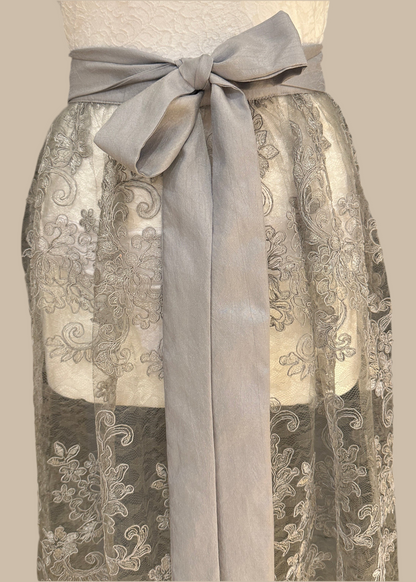 Dirndlschürze Goldstich Spitze eisblau 73cm