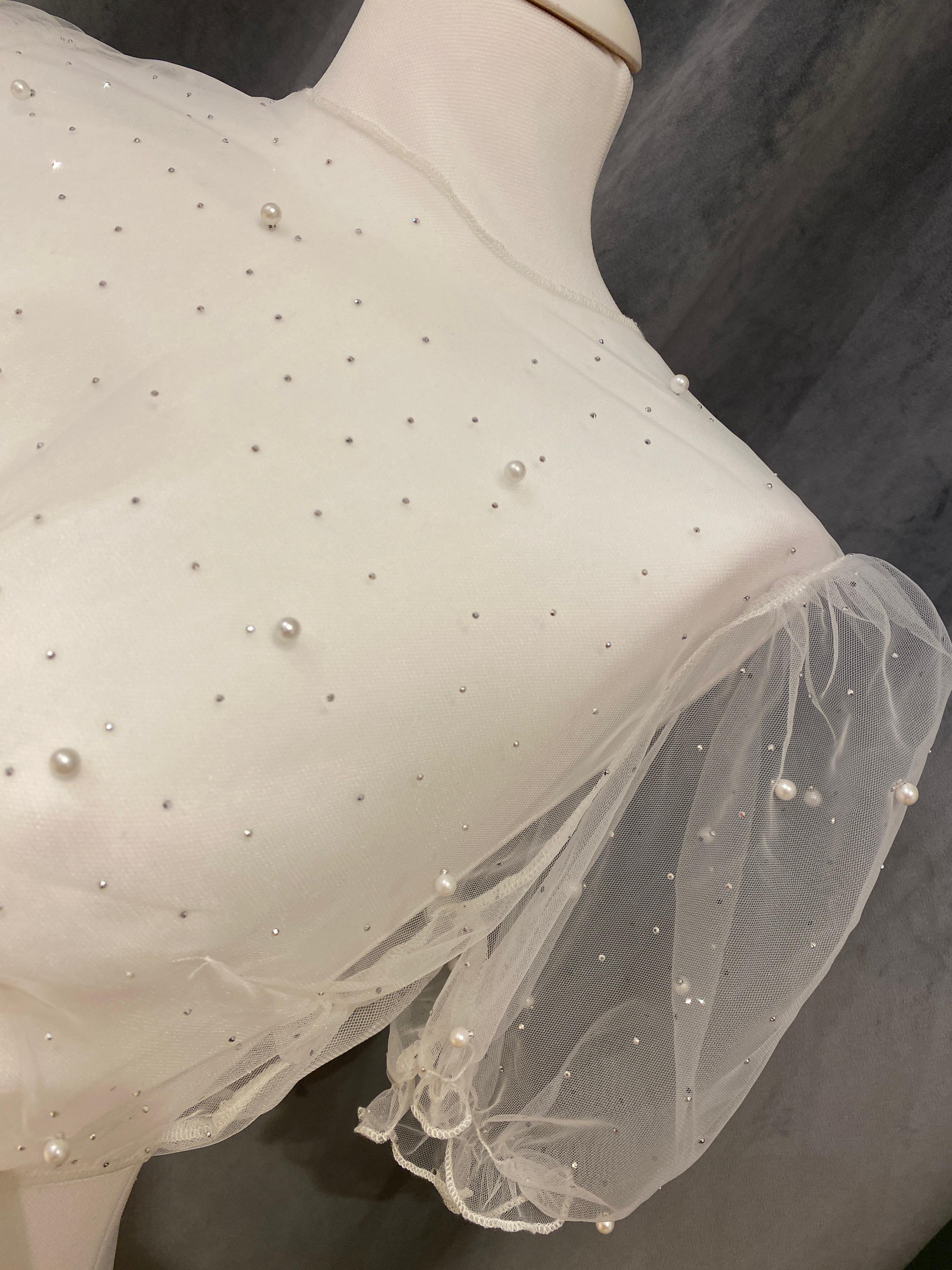 Dirndlbluse Marjo Geldersheim mit Perlen