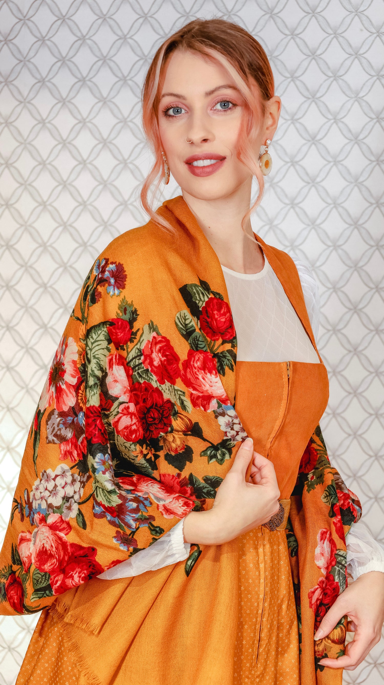Corddirndl Goldstich orange