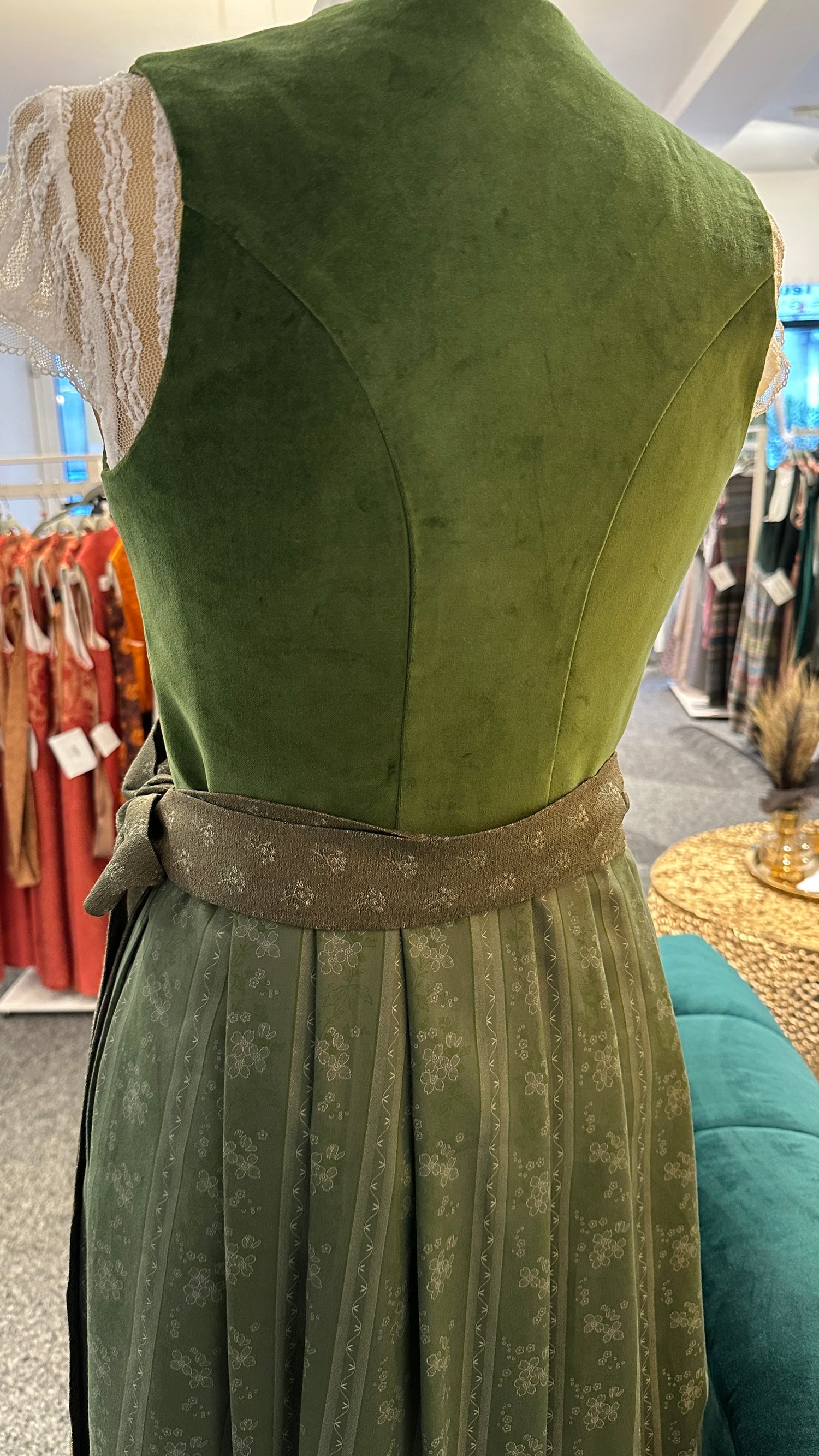 Samt Dirndl Goldstich grün 75cm