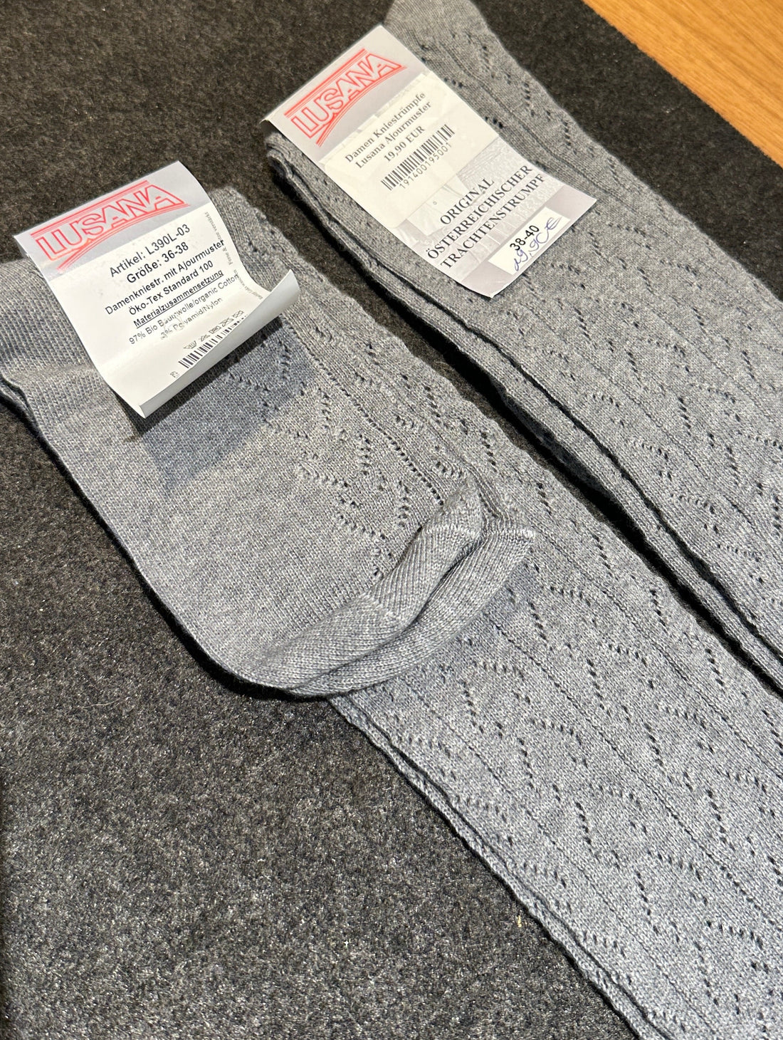 Damen Kniestrümpfe Lusana Ajourmuster grau