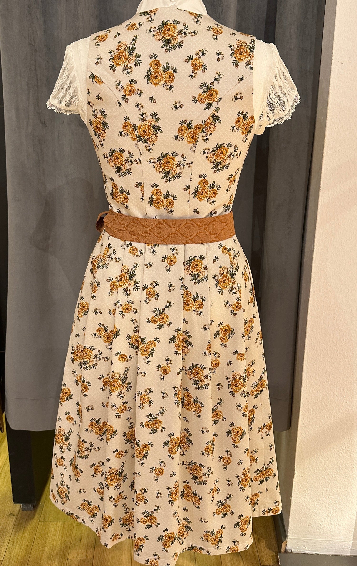 Dirndl Goldstich Blumen Rost 75cm