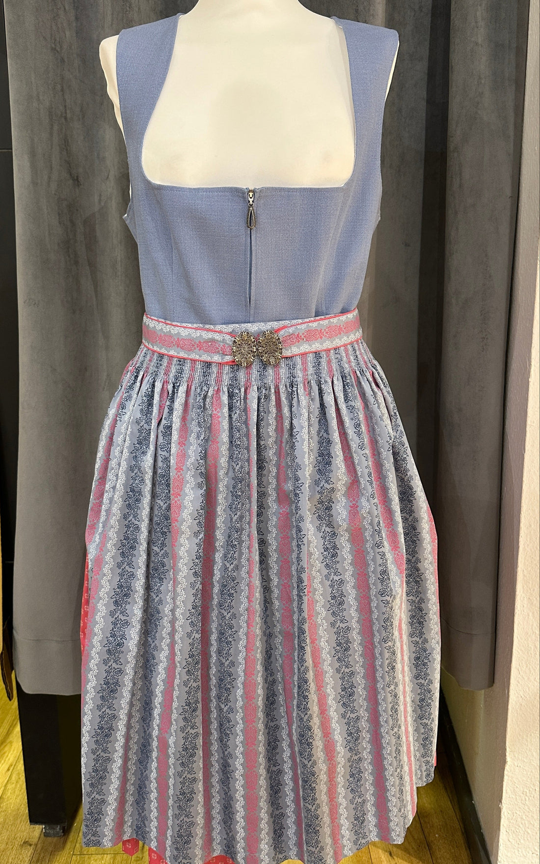 Dirndl Stretch Stoiber Mathilde hellblau / beere 70cm